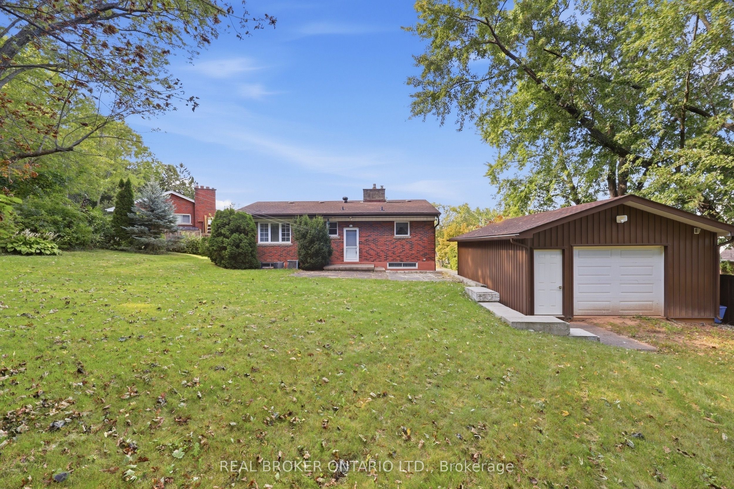 8 Hill Place Property Photo 32