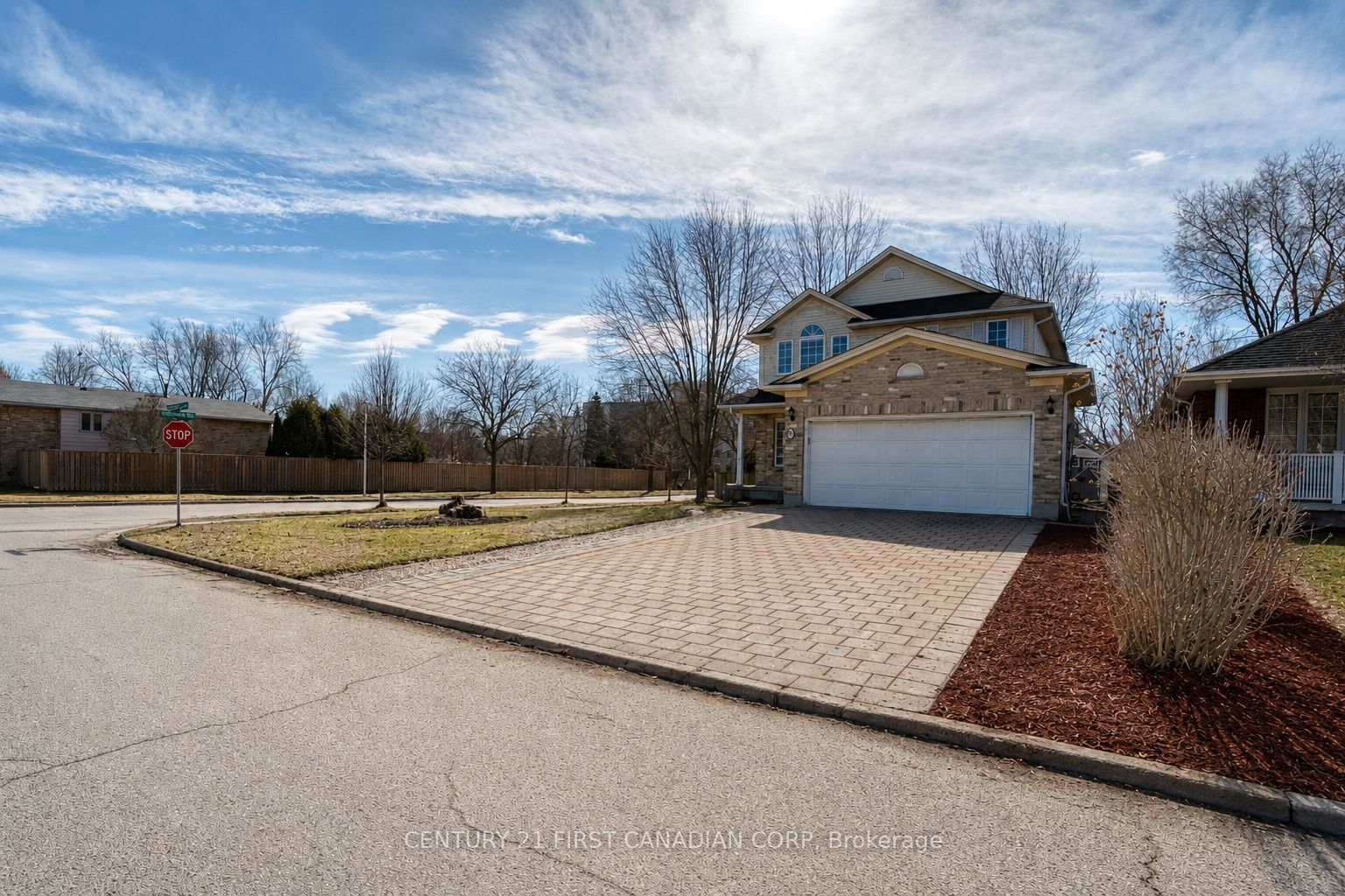 89 Mctaggart Court Property Photo 2