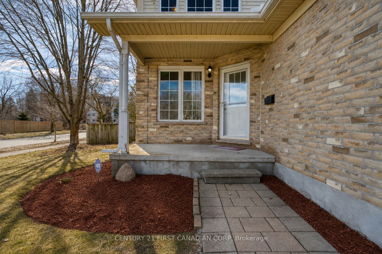 89 Mctaggart Court Property Photo 3