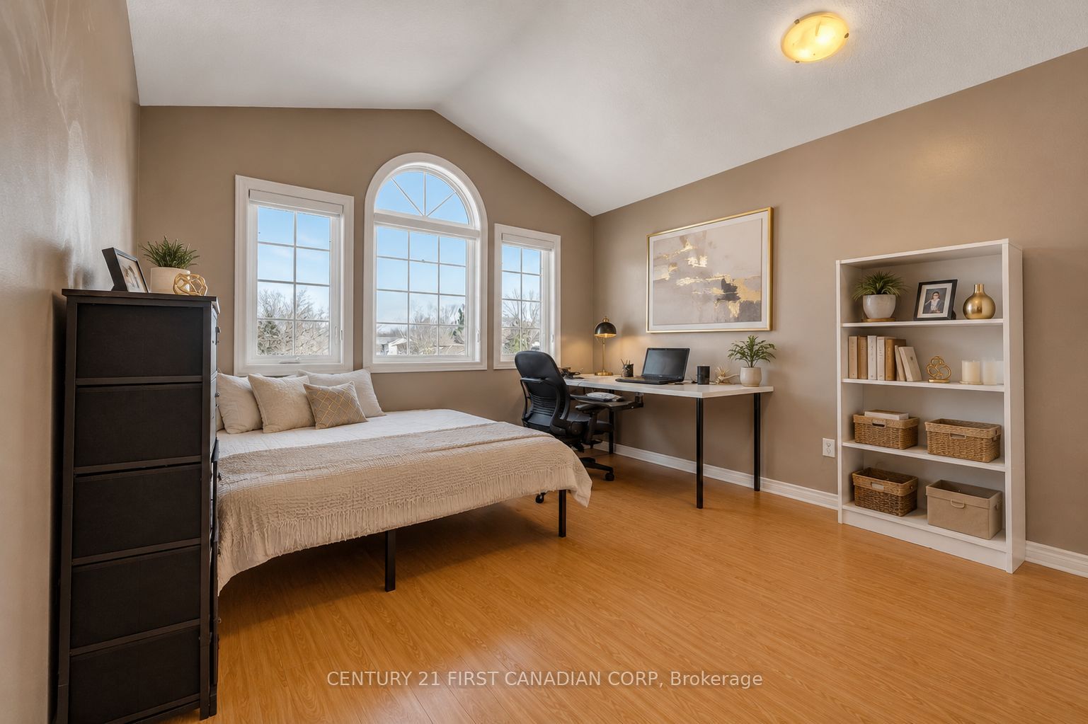 89 Mctaggart Court Property Photo 28