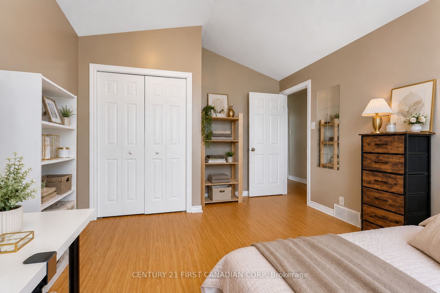 89 Mctaggart Court Property Photo 29