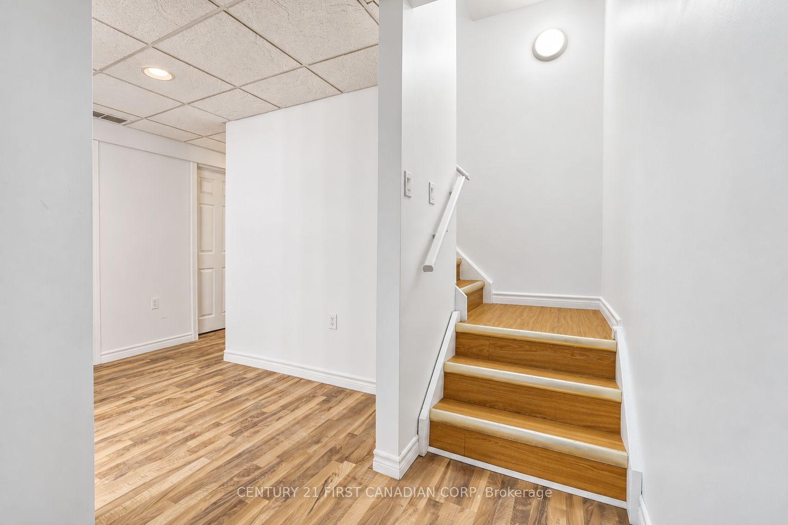 89 Mctaggart Court Property Photo 32