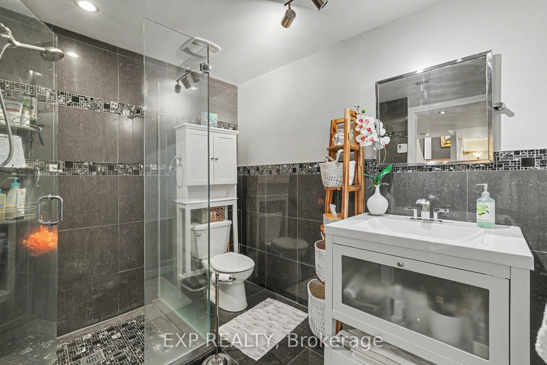 46 Westcliffe Street Property Photo 21