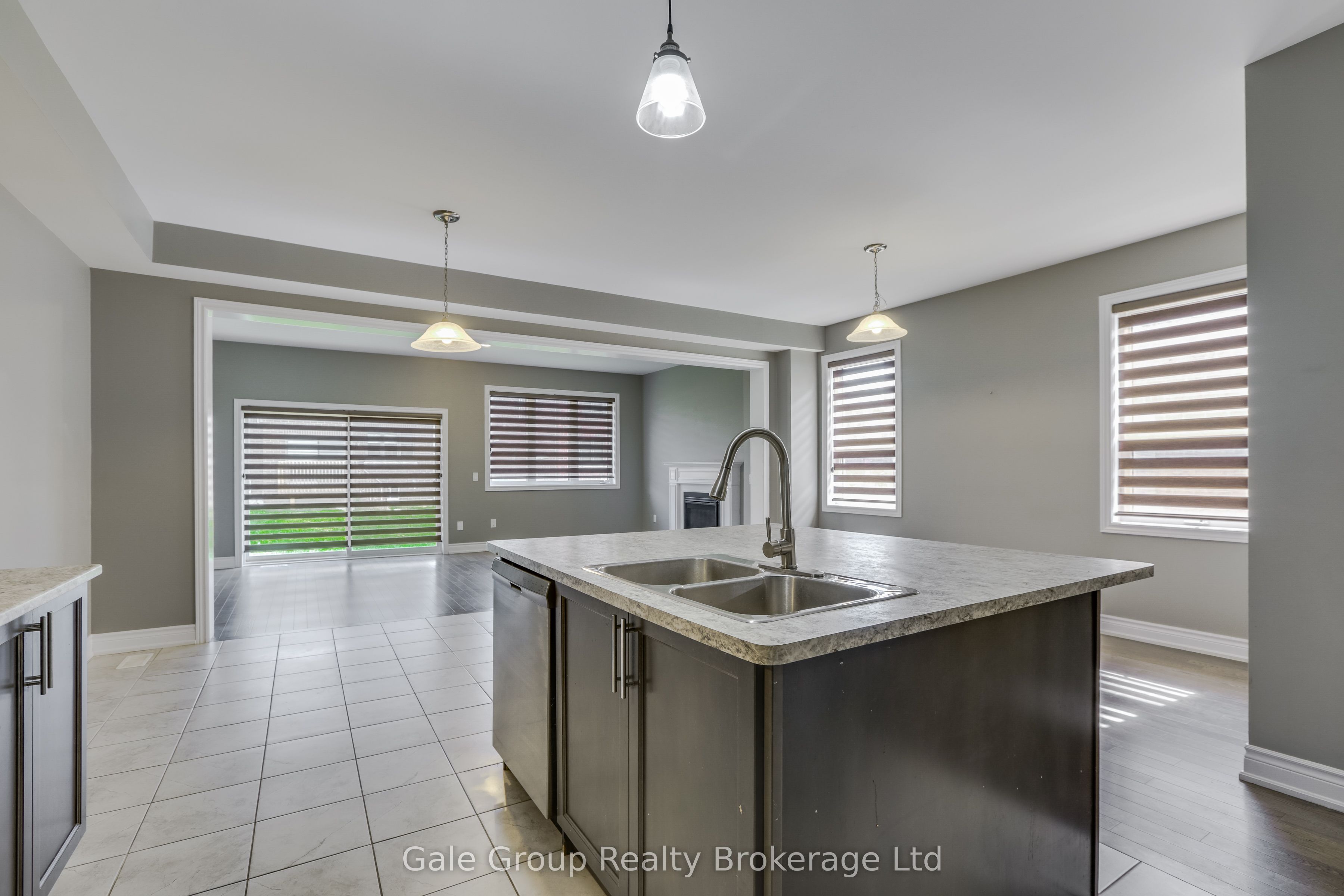 118 Huntingford Trail W Property Photo 17