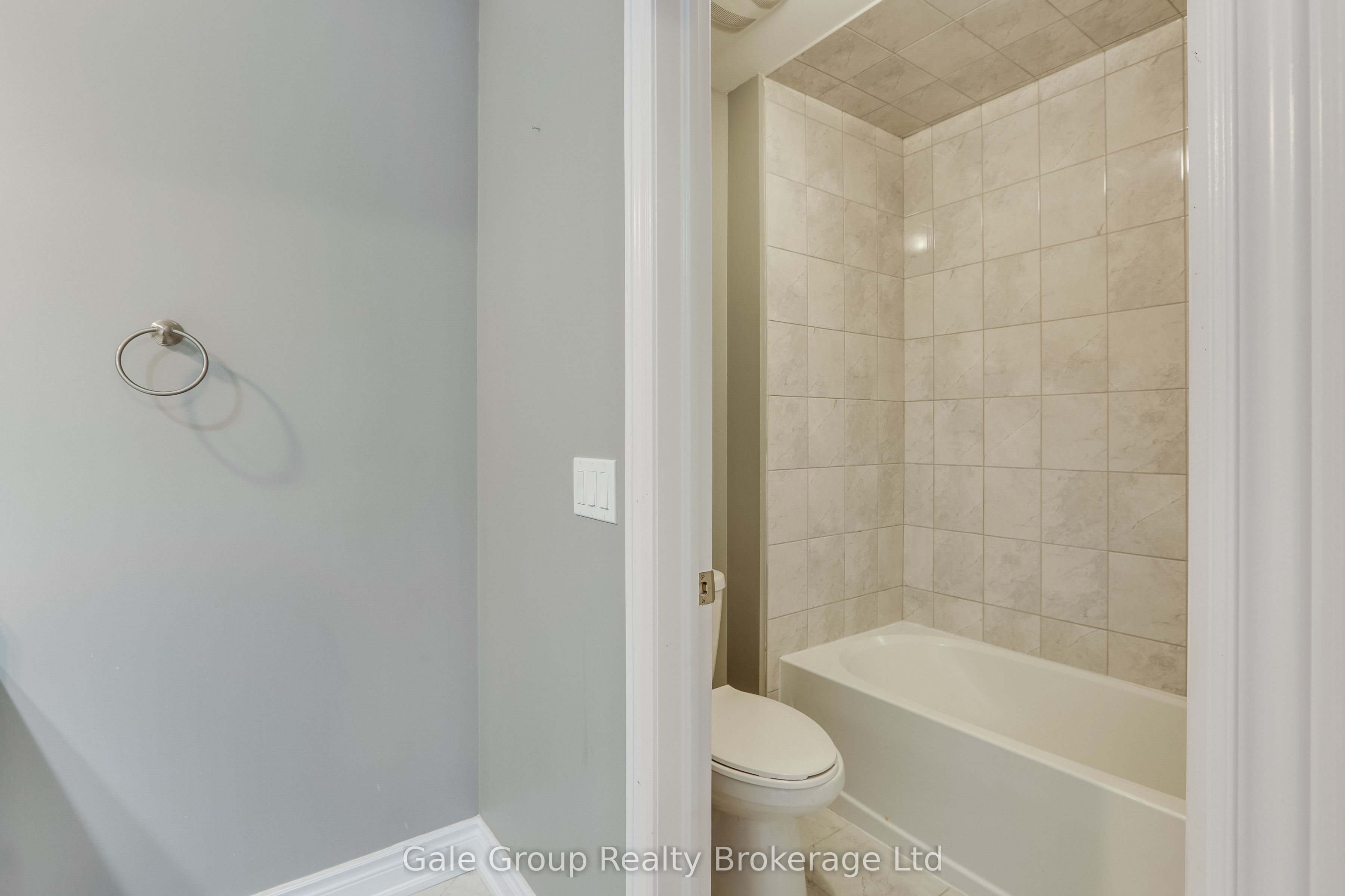118 Huntingford Trail W Property Photo 29