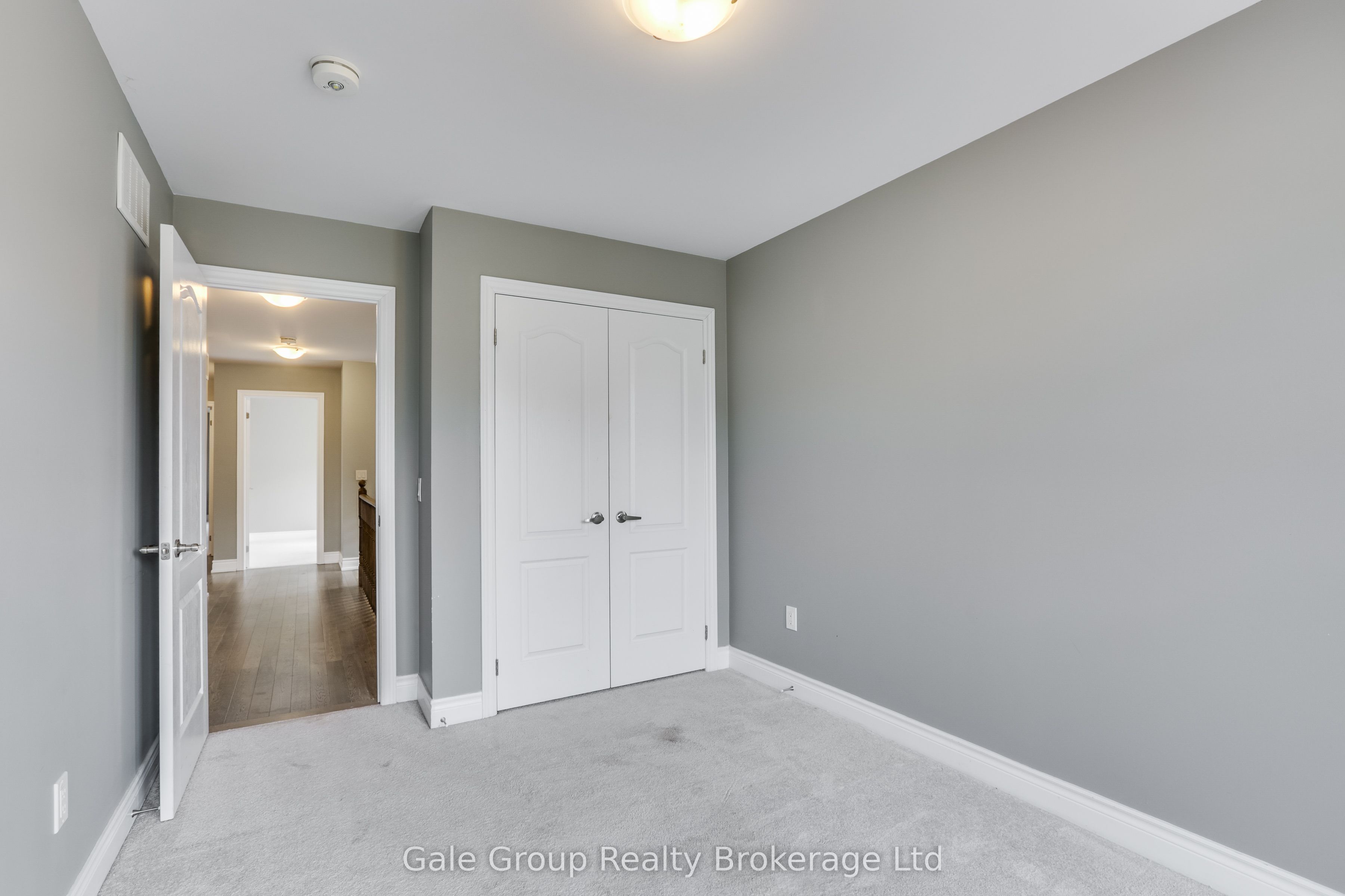 118 Huntingford Trail W Property Photo 32