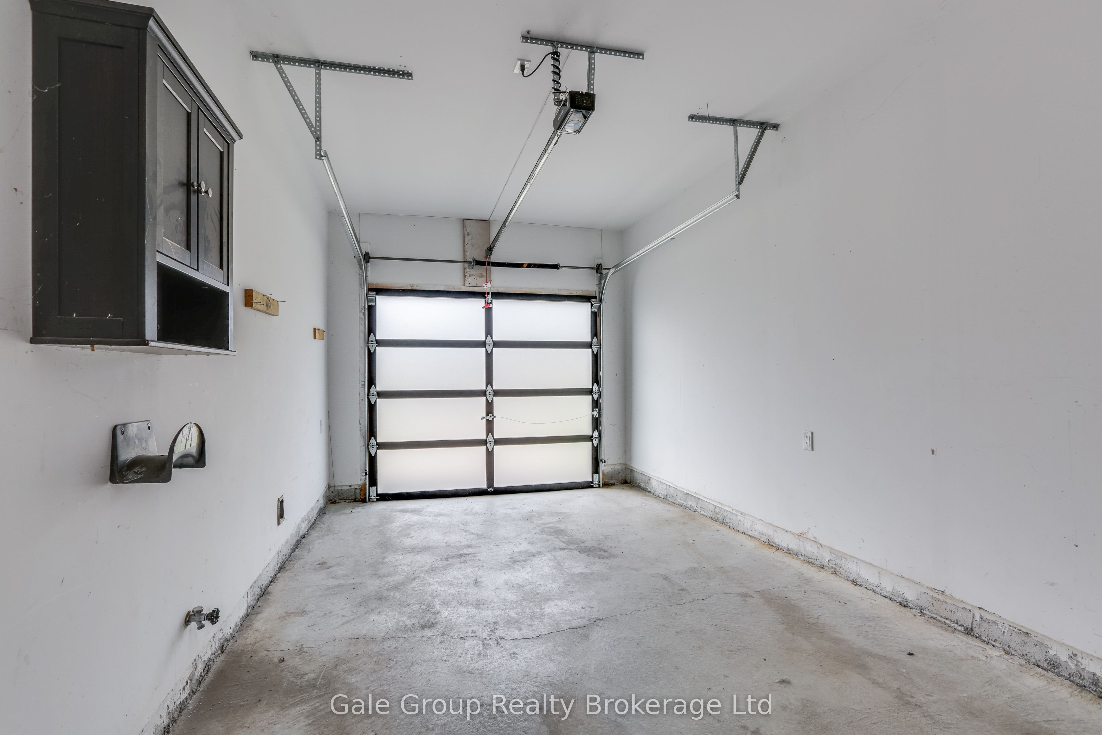 118 Huntingford Trail W Property Photo 44