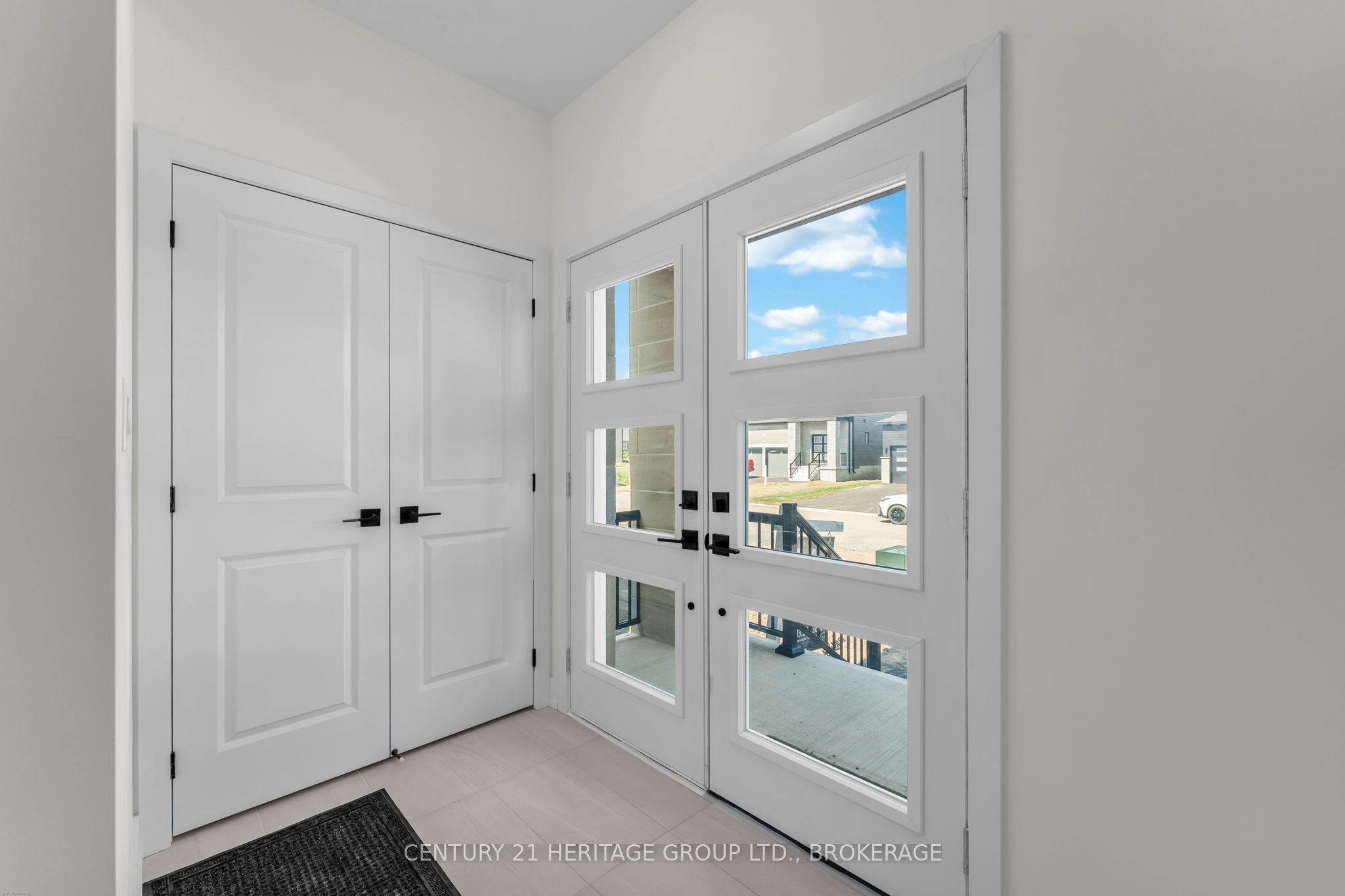 48 Dusenbury Drive Property Photo 3