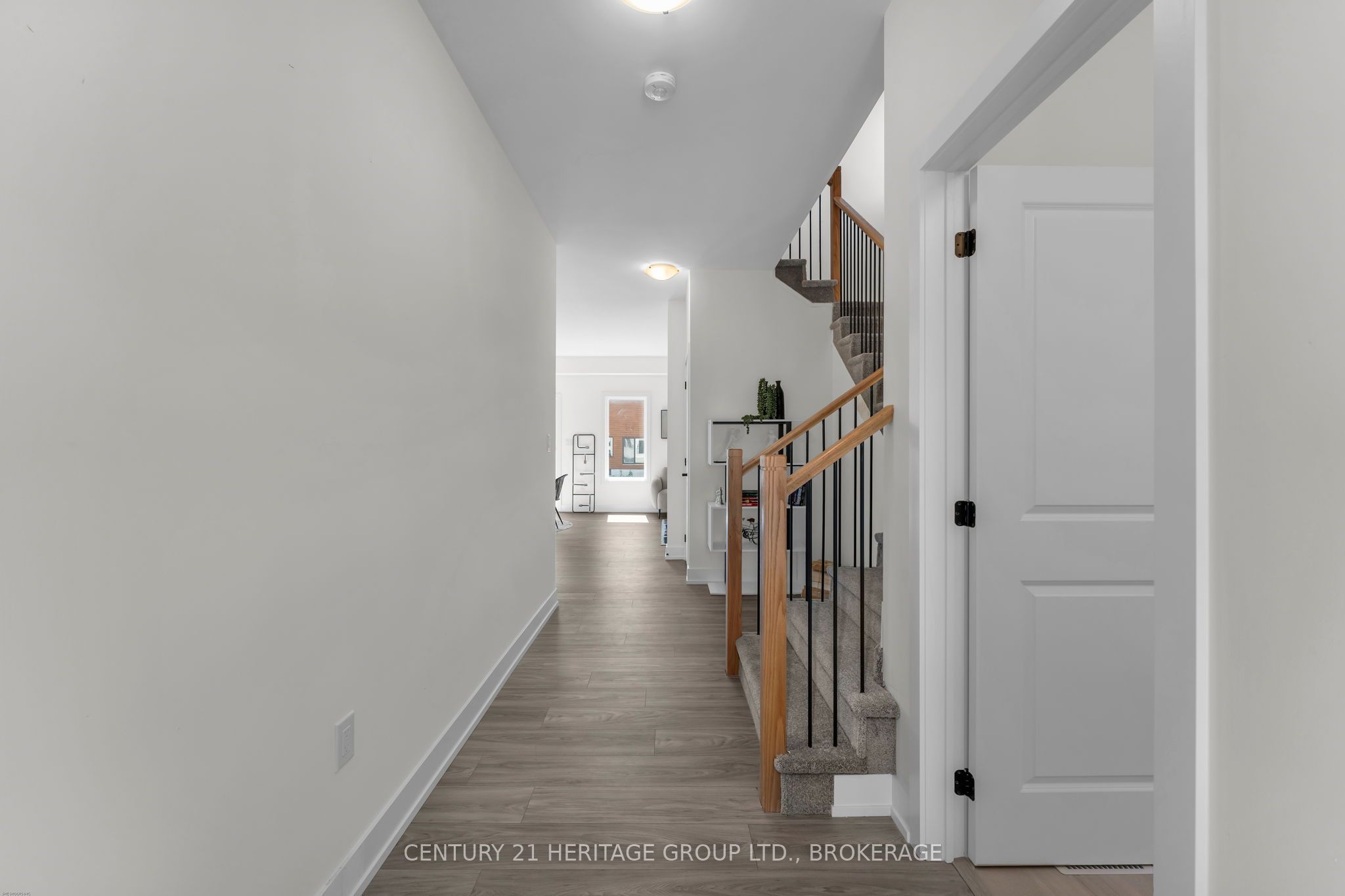 48 Dusenbury Drive Property Photo 5