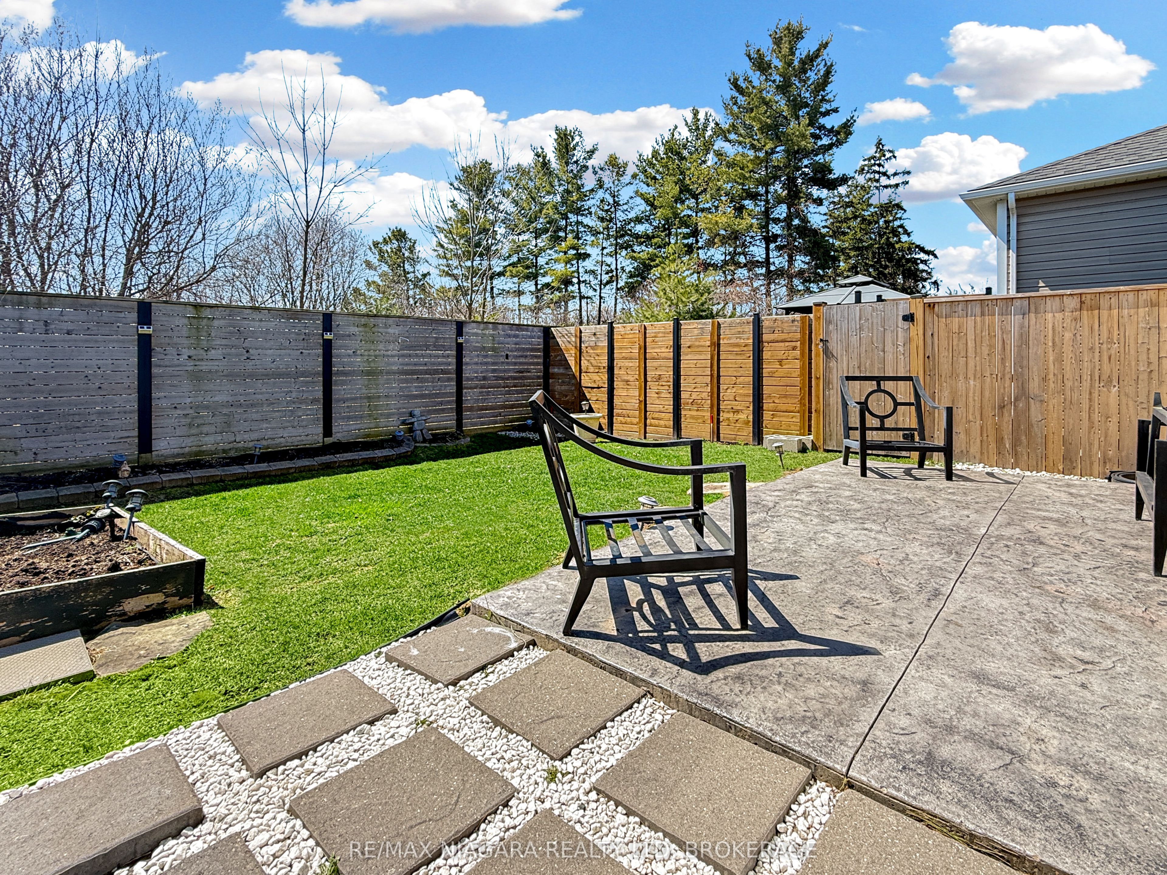 1041 Meadowood Street Property Photo 18
