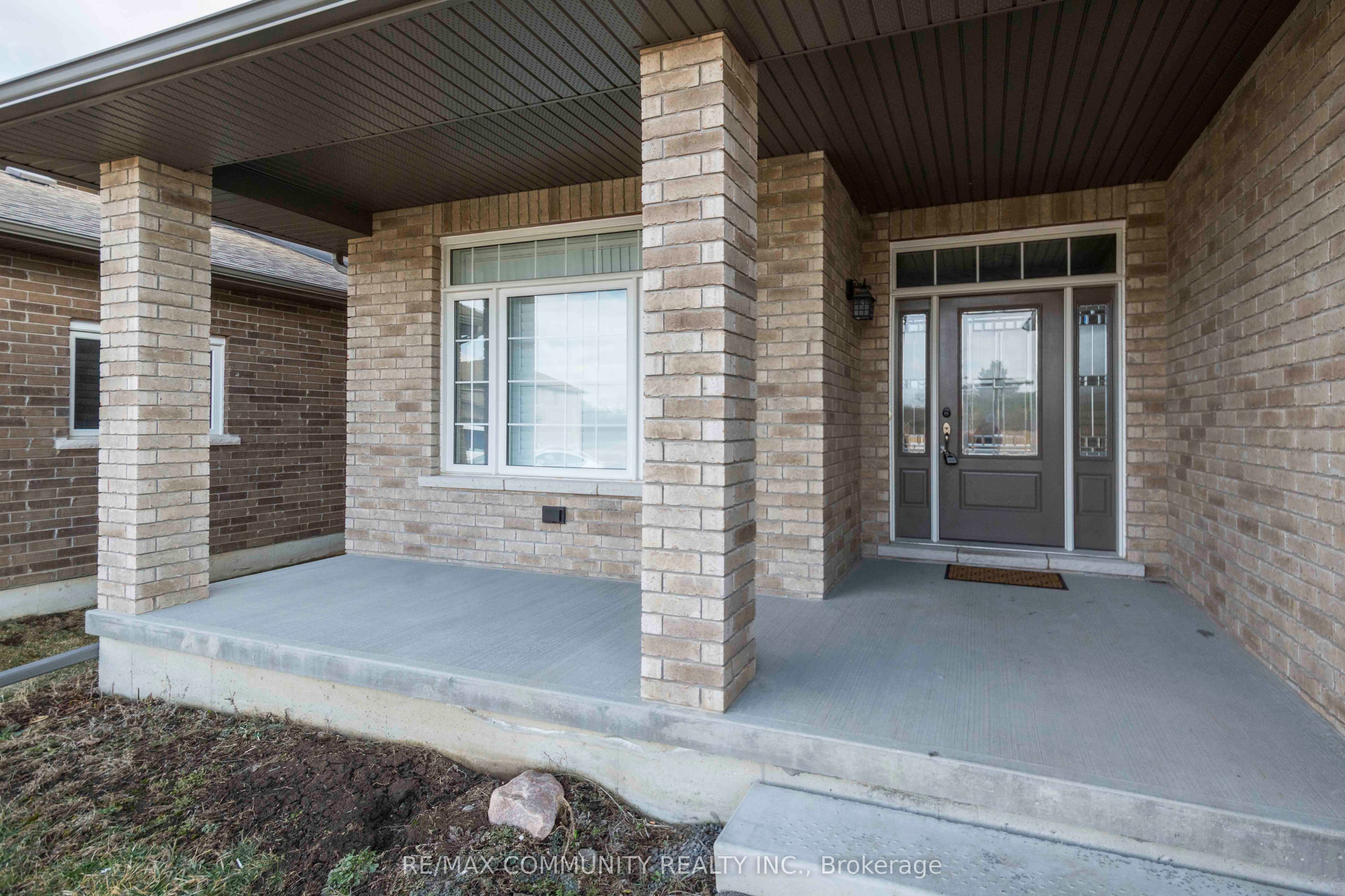 19 Bevan Drive Main Property Photo 3