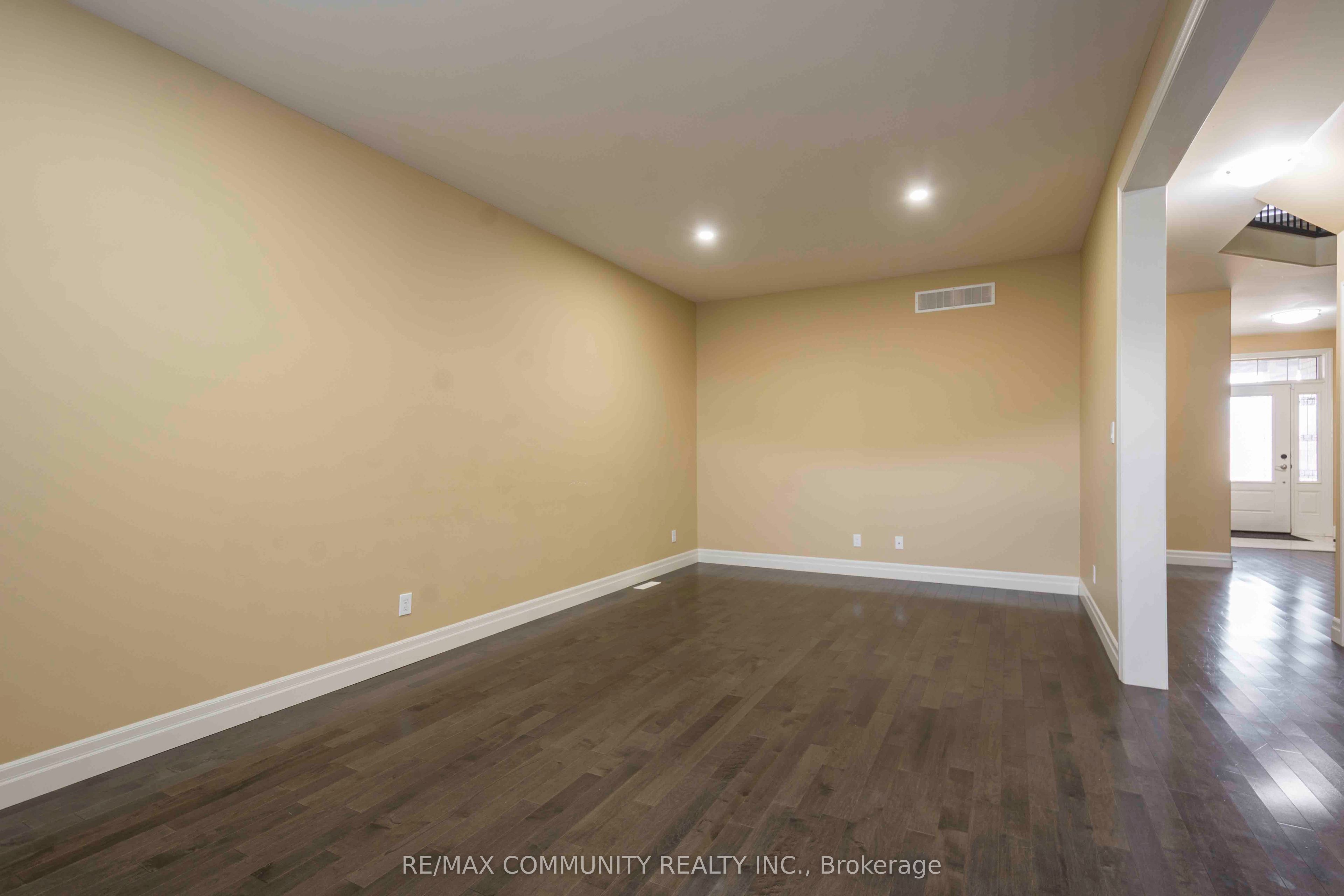19 Bevan Drive Main Property Photo 16
