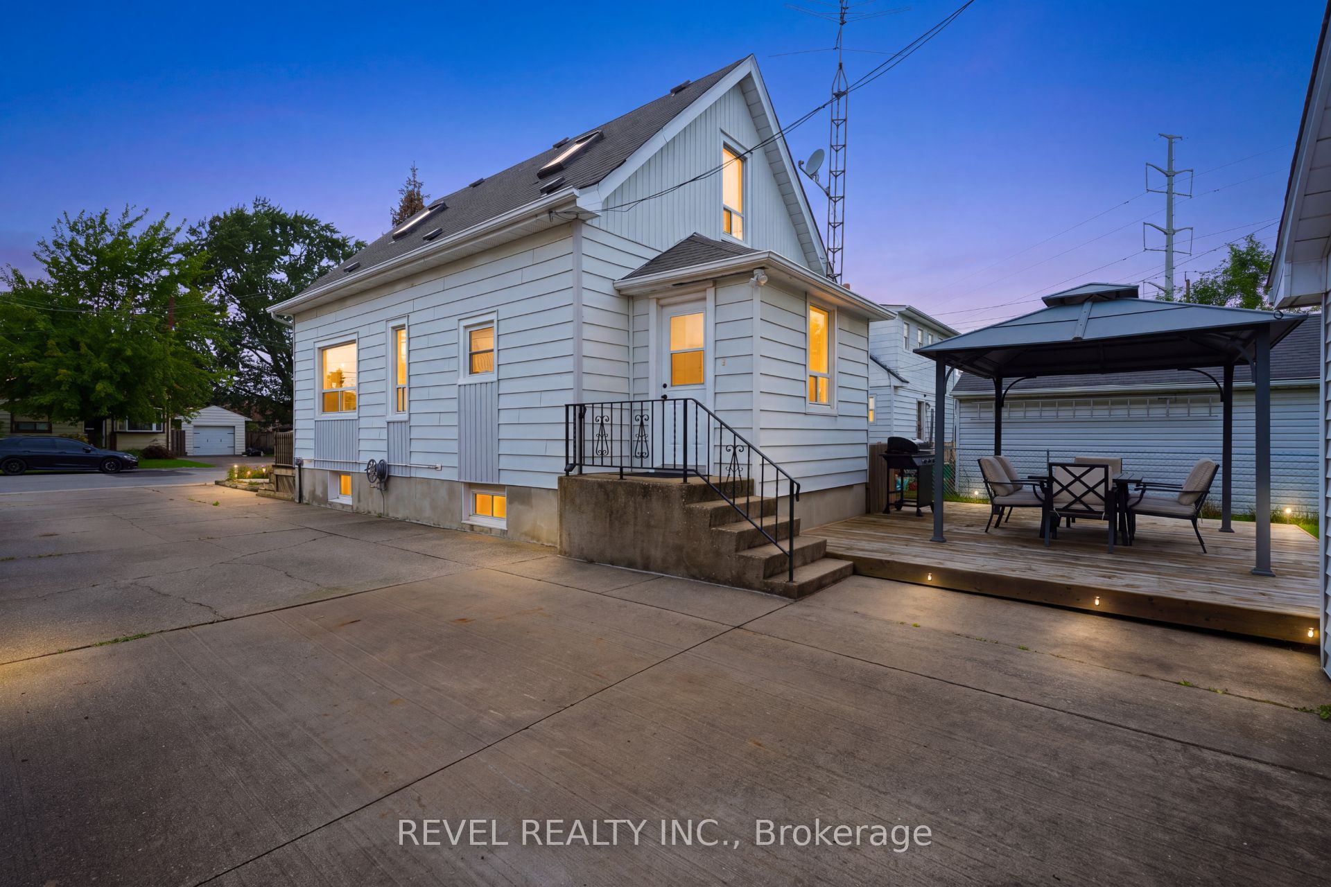 3 1/2 Dundonald Street Property Photo 3
