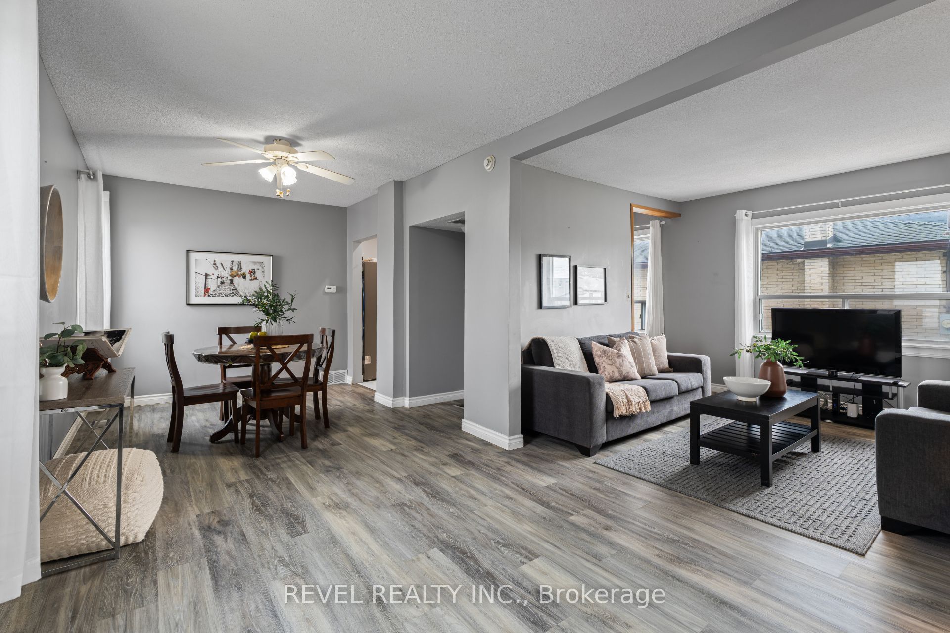 3 1/2 Dundonald Street Property Photo 6