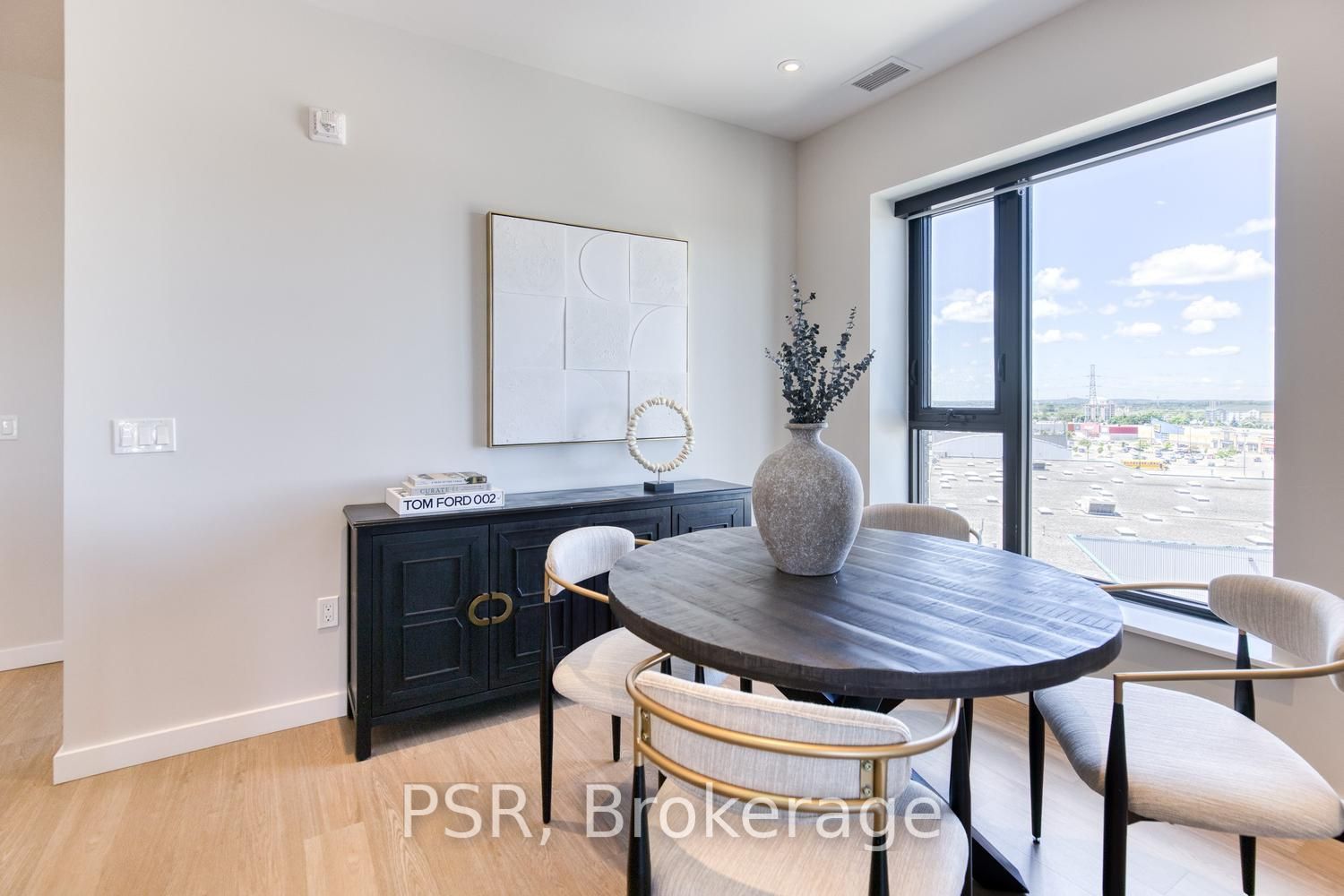 150 Hollywood Court 617 Property Photo 6