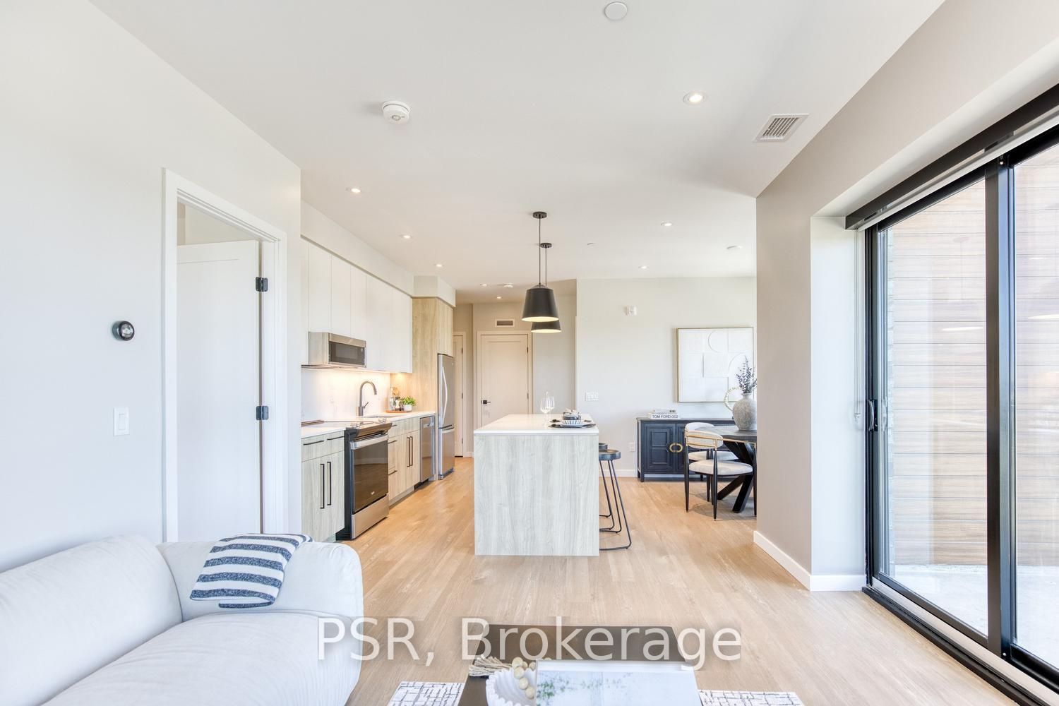 150 Hollywood Court 617 Property Photo 10