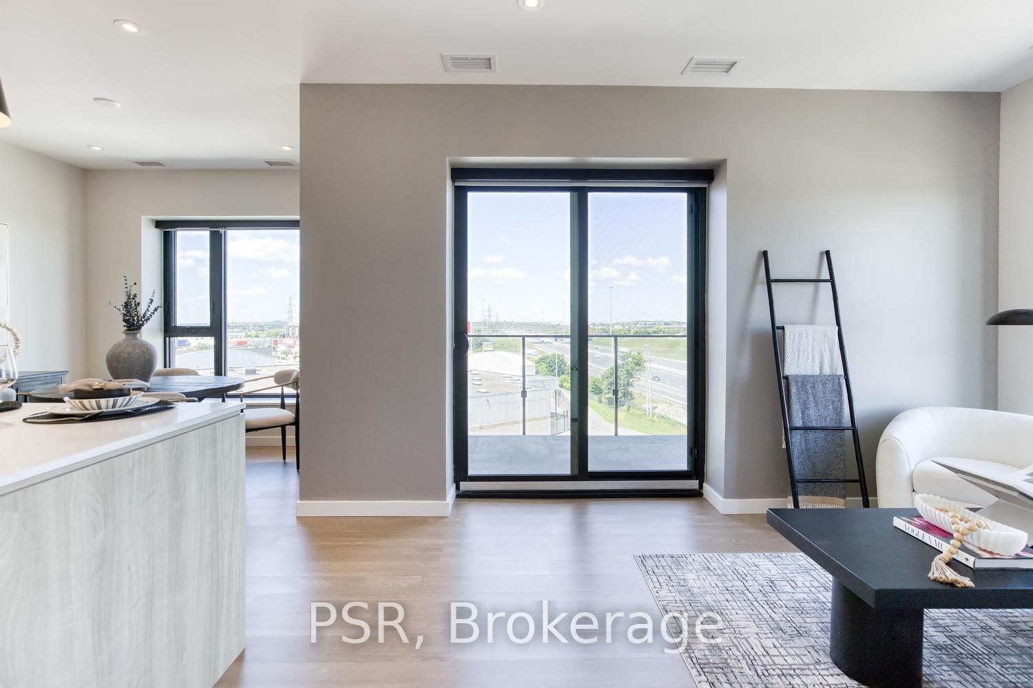 150 Hollywood Court 617 Property Photo 11