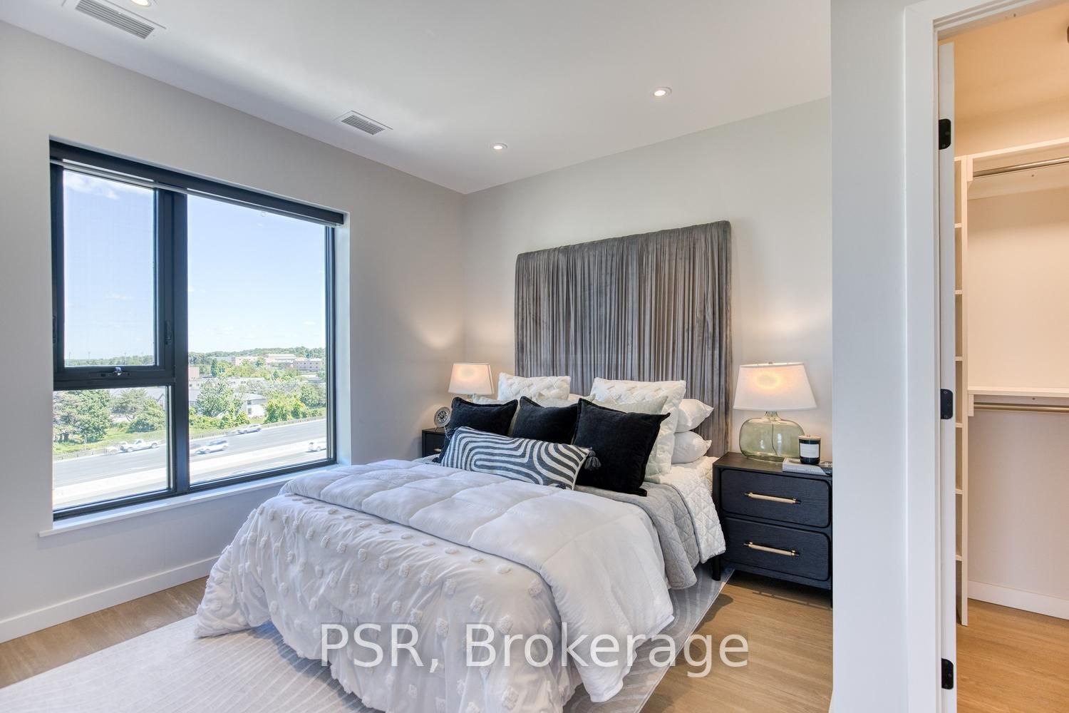 150 Hollywood Court 617 Property Photo 12