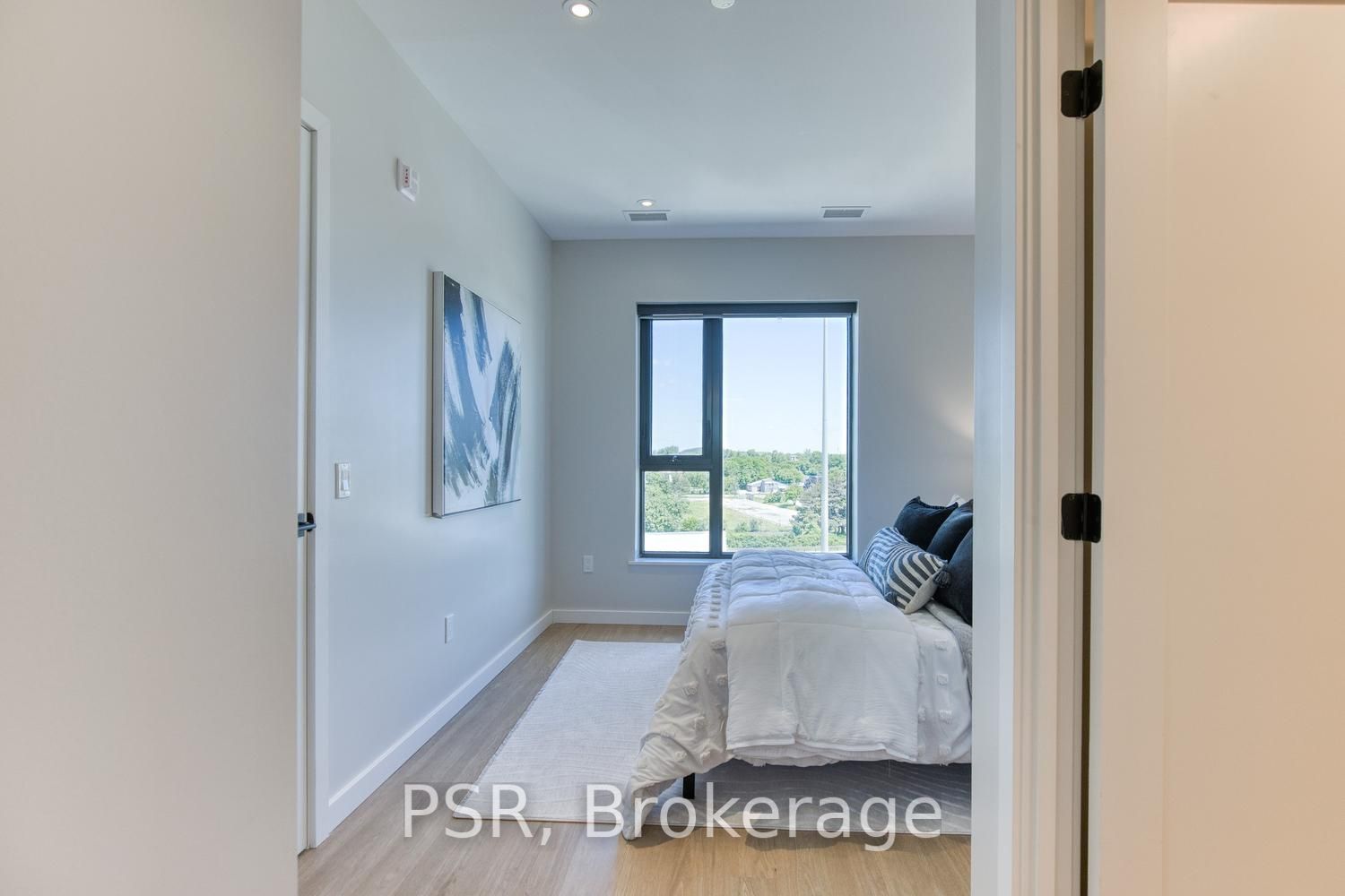 150 Hollywood Court 617 Property Photo 14