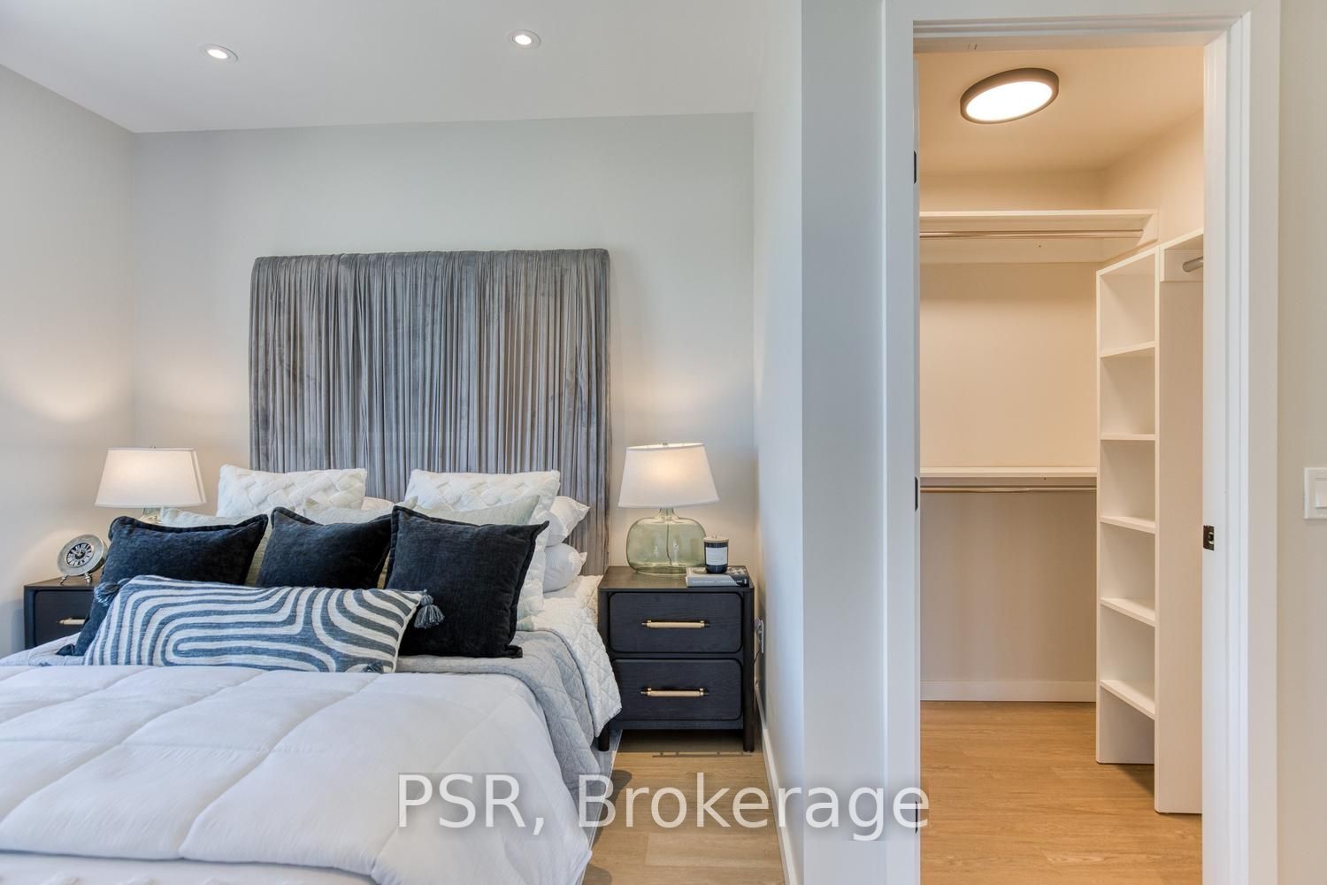150 Hollywood Court 617 Property Photo 15
