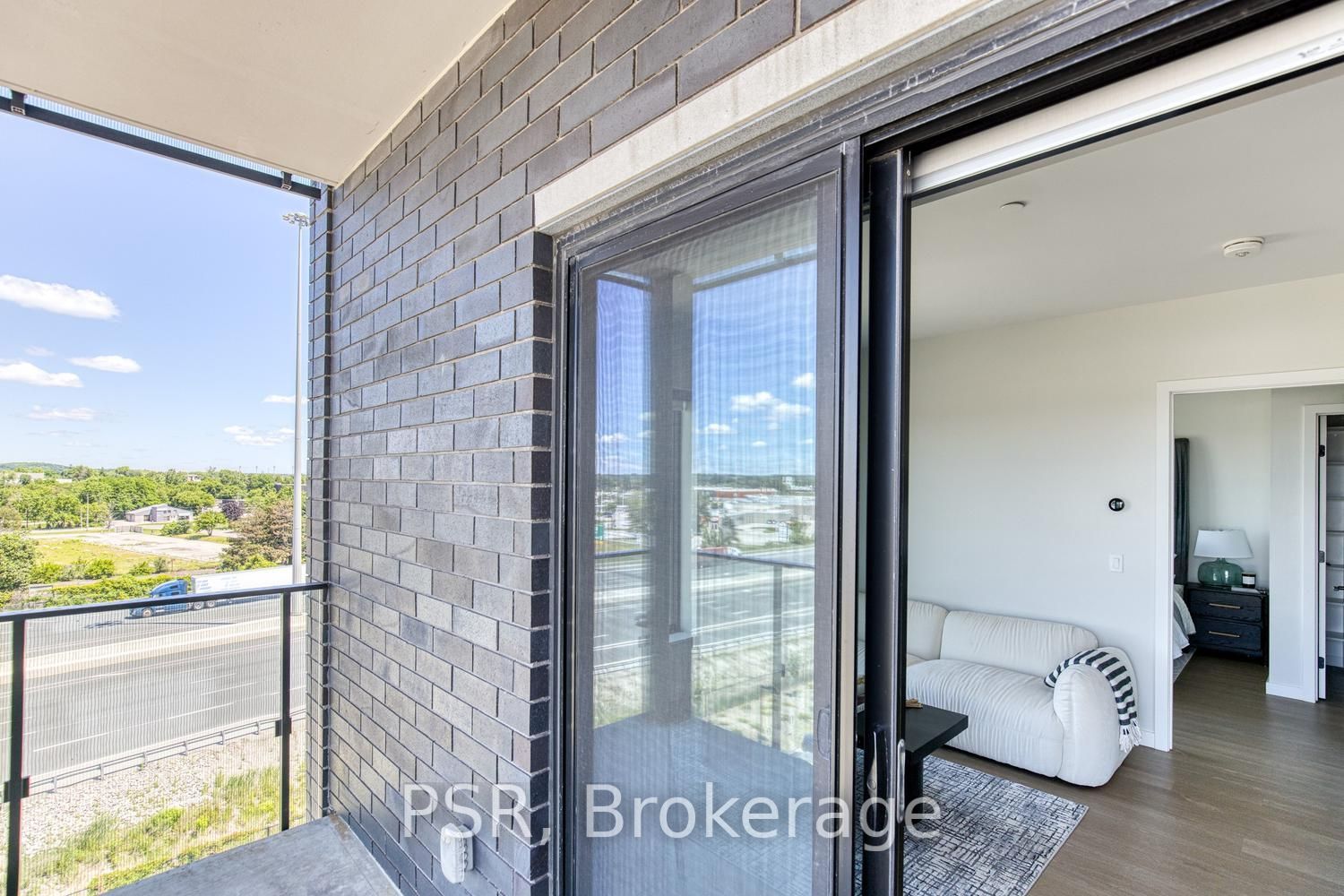 150 Hollywood Court 617 Property Photo 23