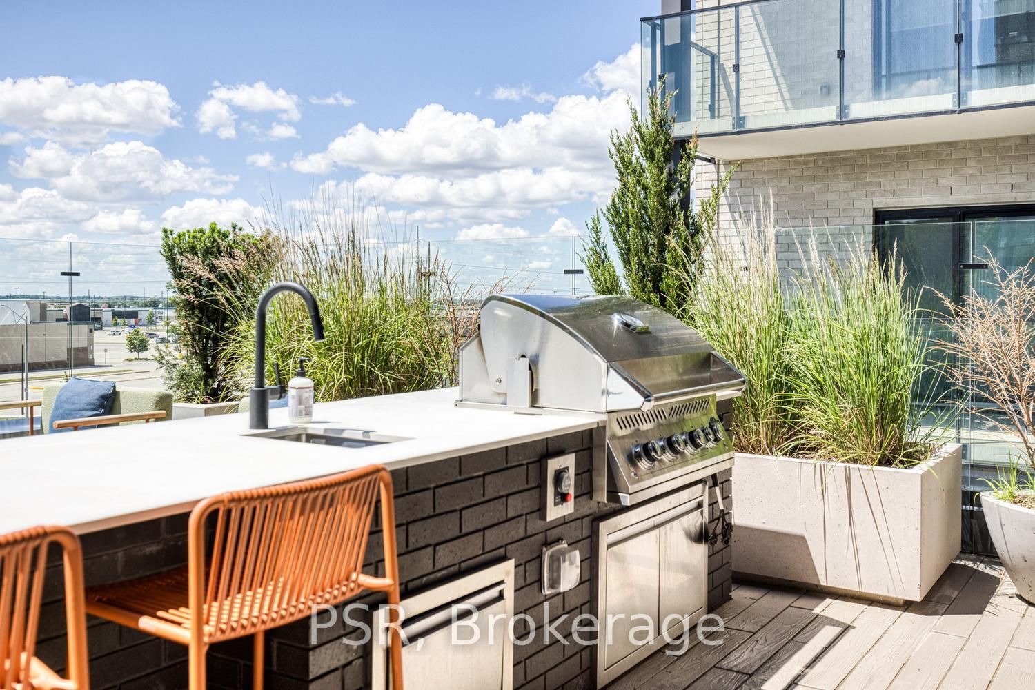 150 Hollywood Court 617 Property Photo 45