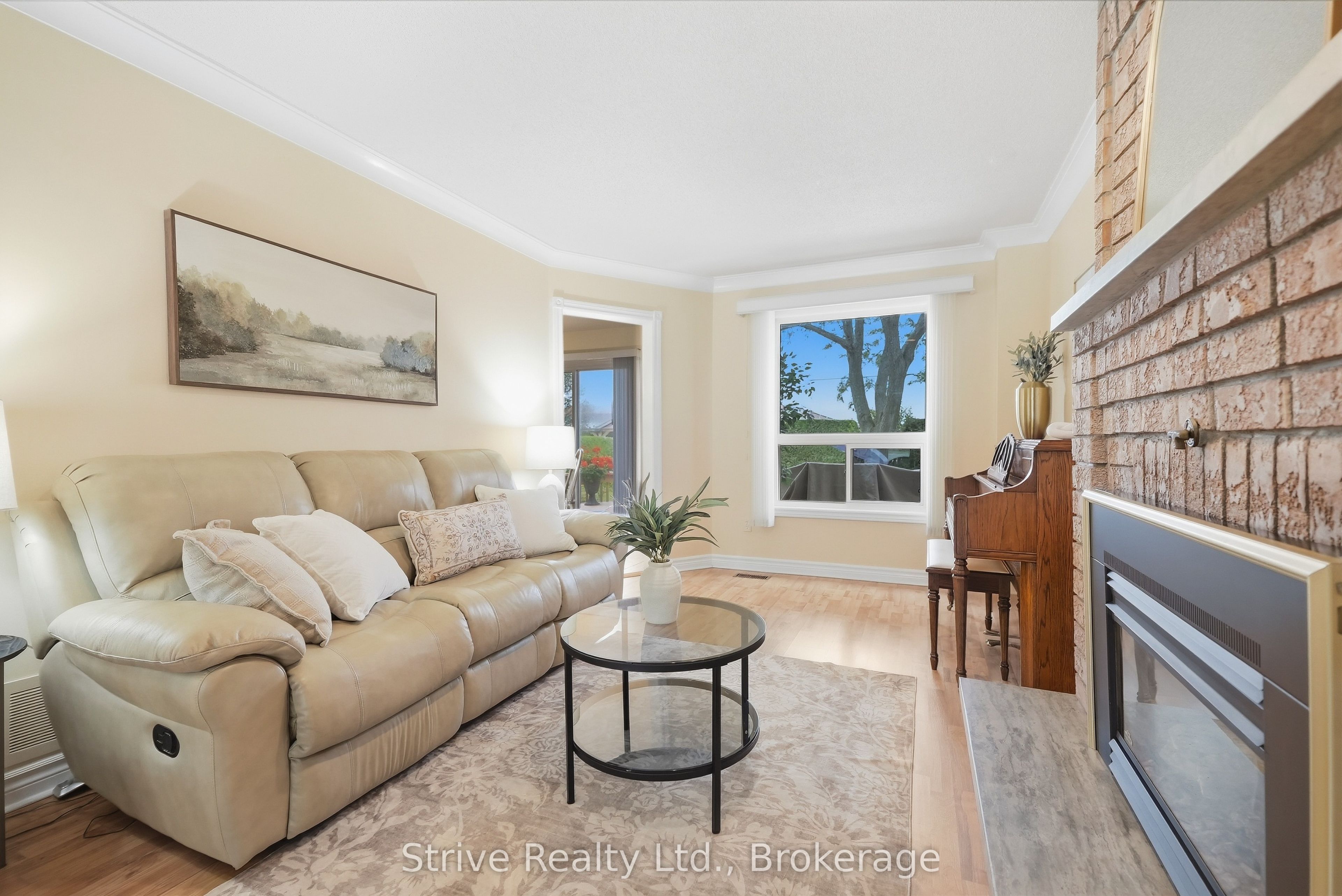 132 East House Crescent Property Photo 6