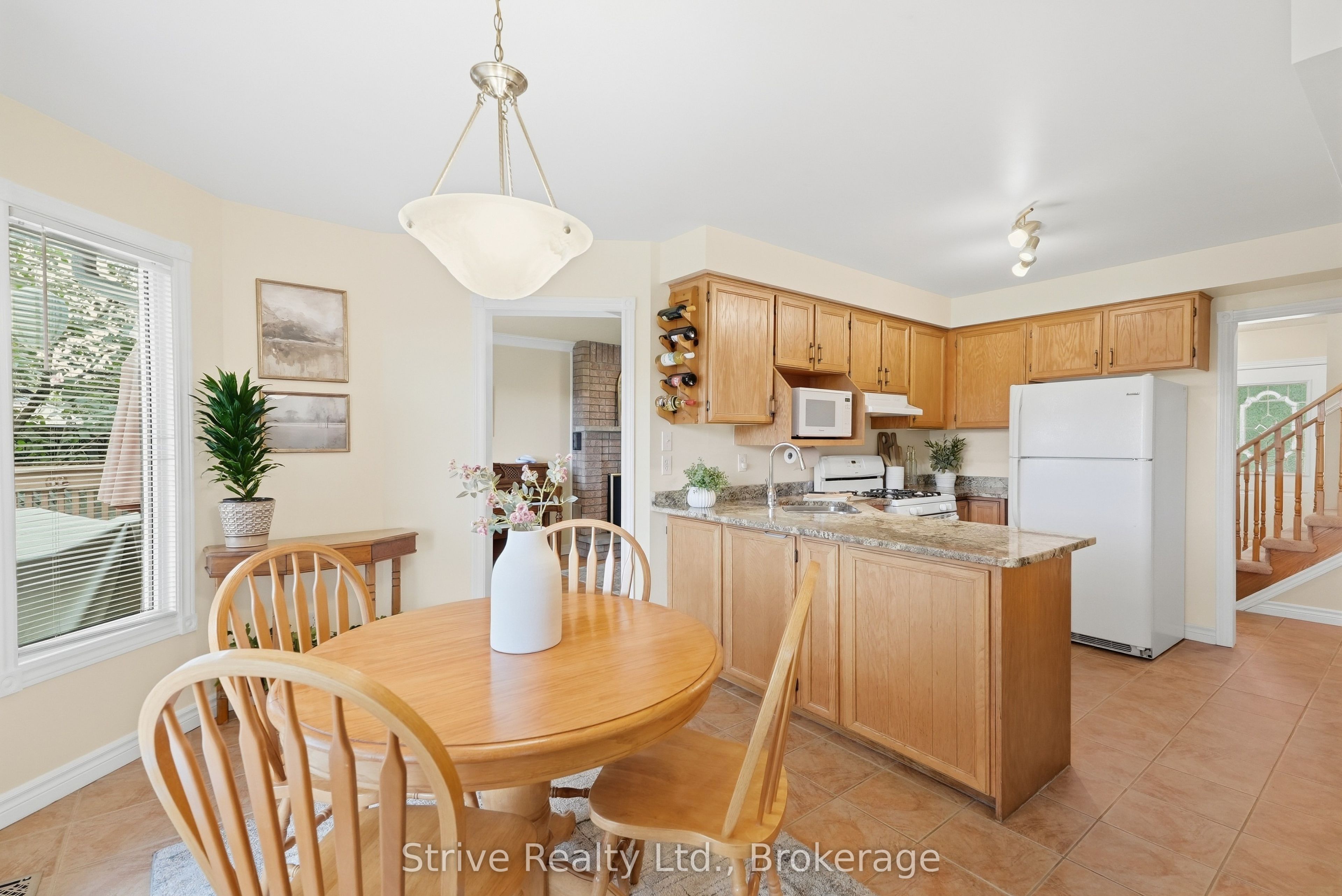 132 East House Crescent Property Photo 9
