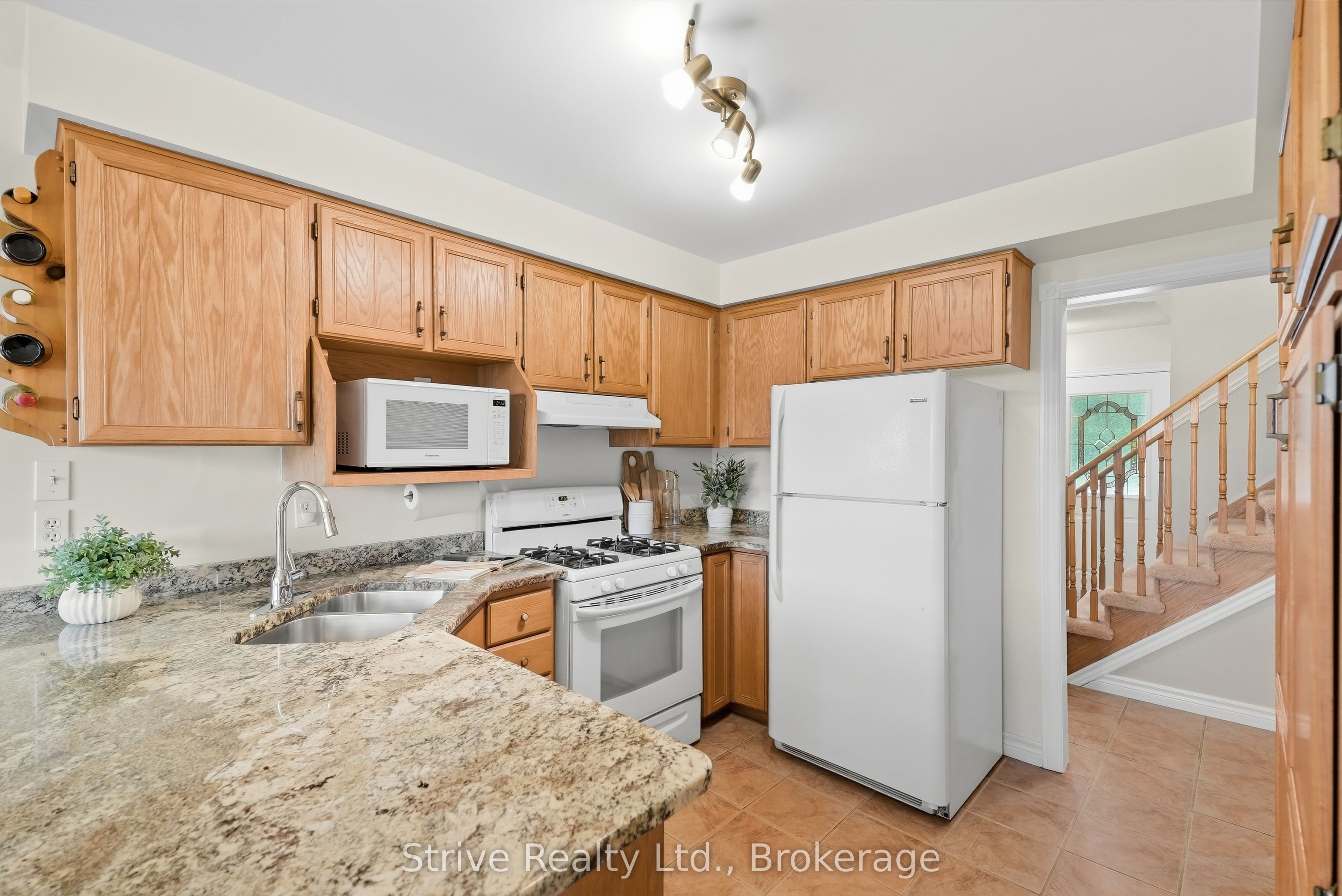 132 East House Crescent Property Photo 10