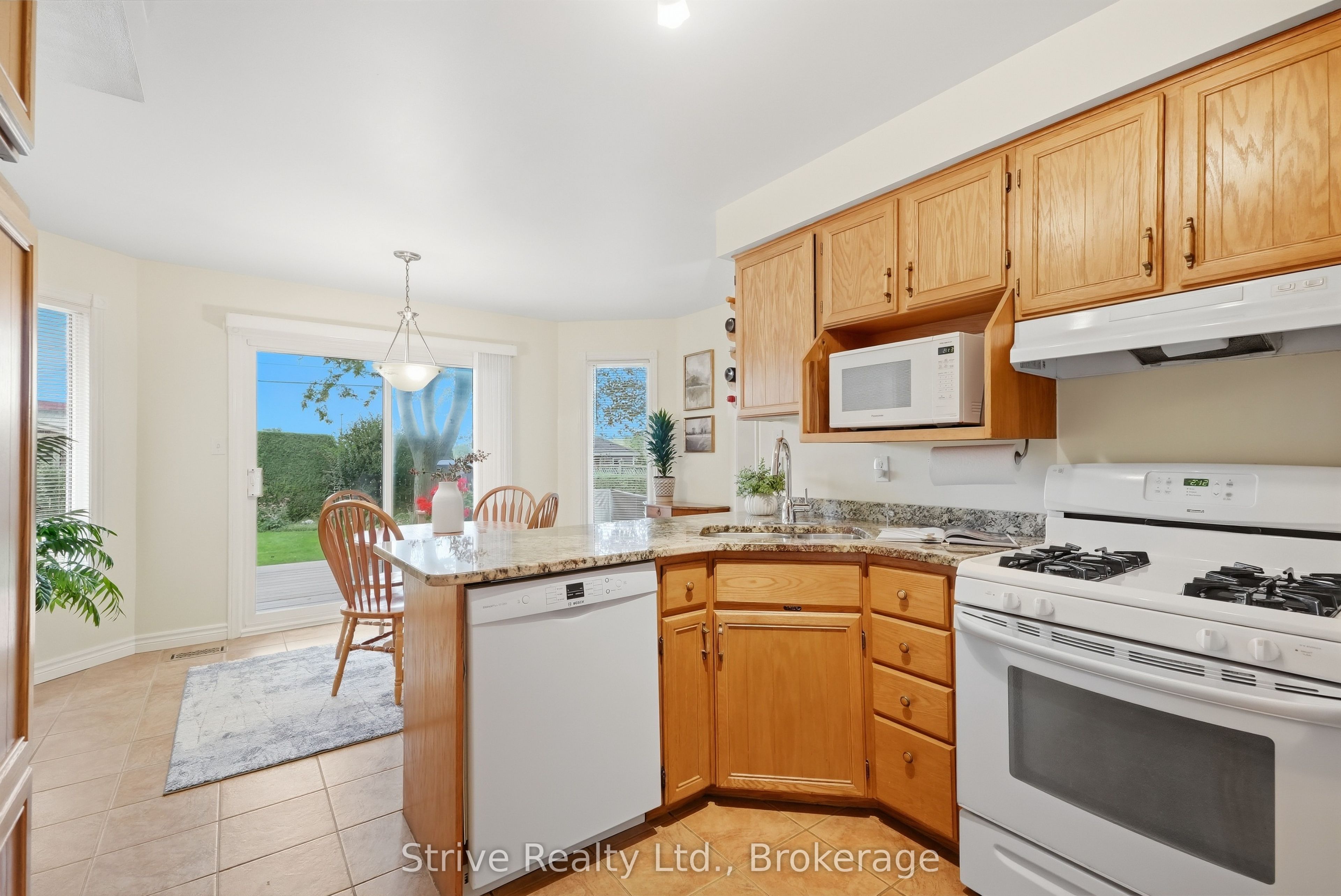 132 East House Crescent Property Photo 11