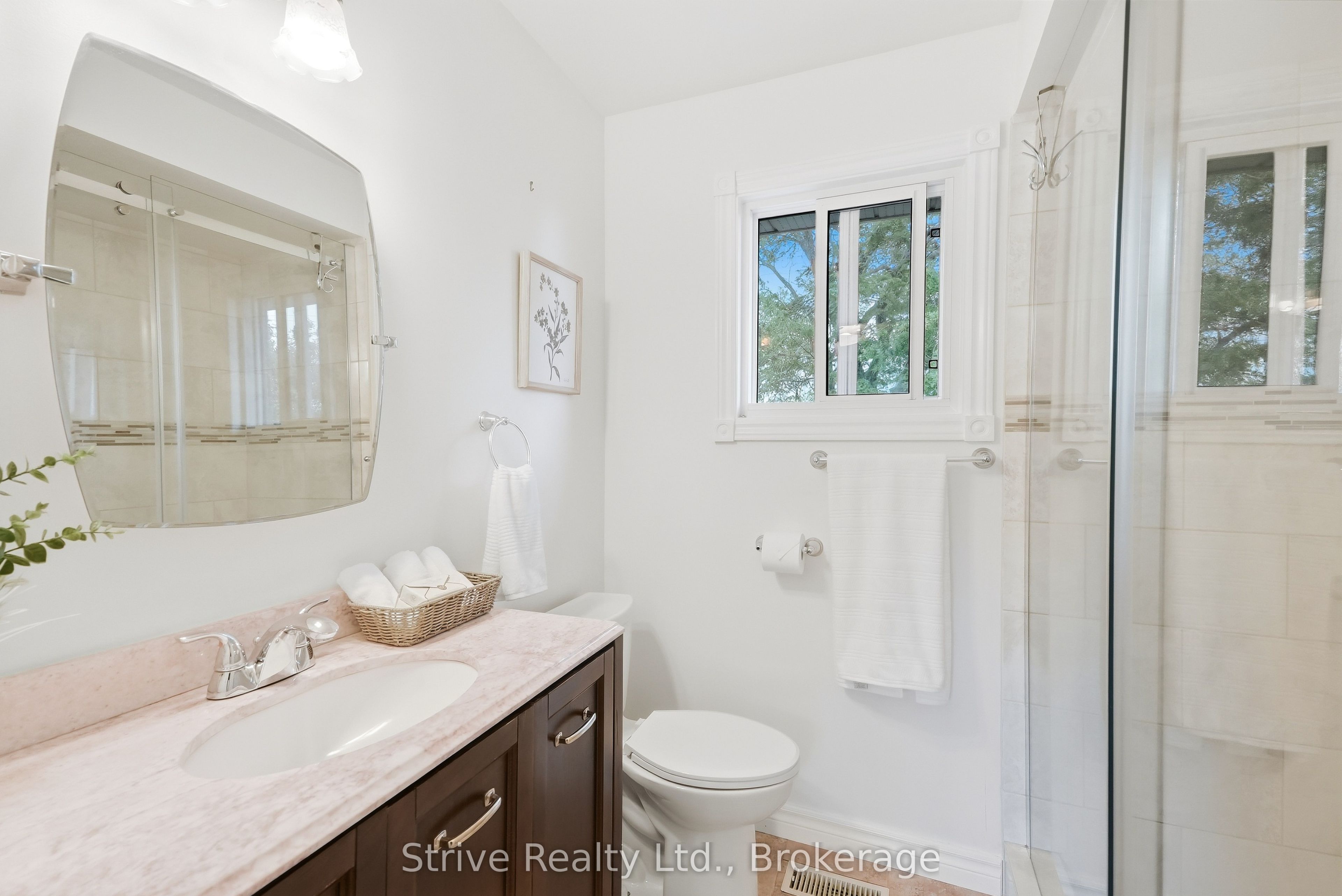 132 East House Crescent Property Photo 18