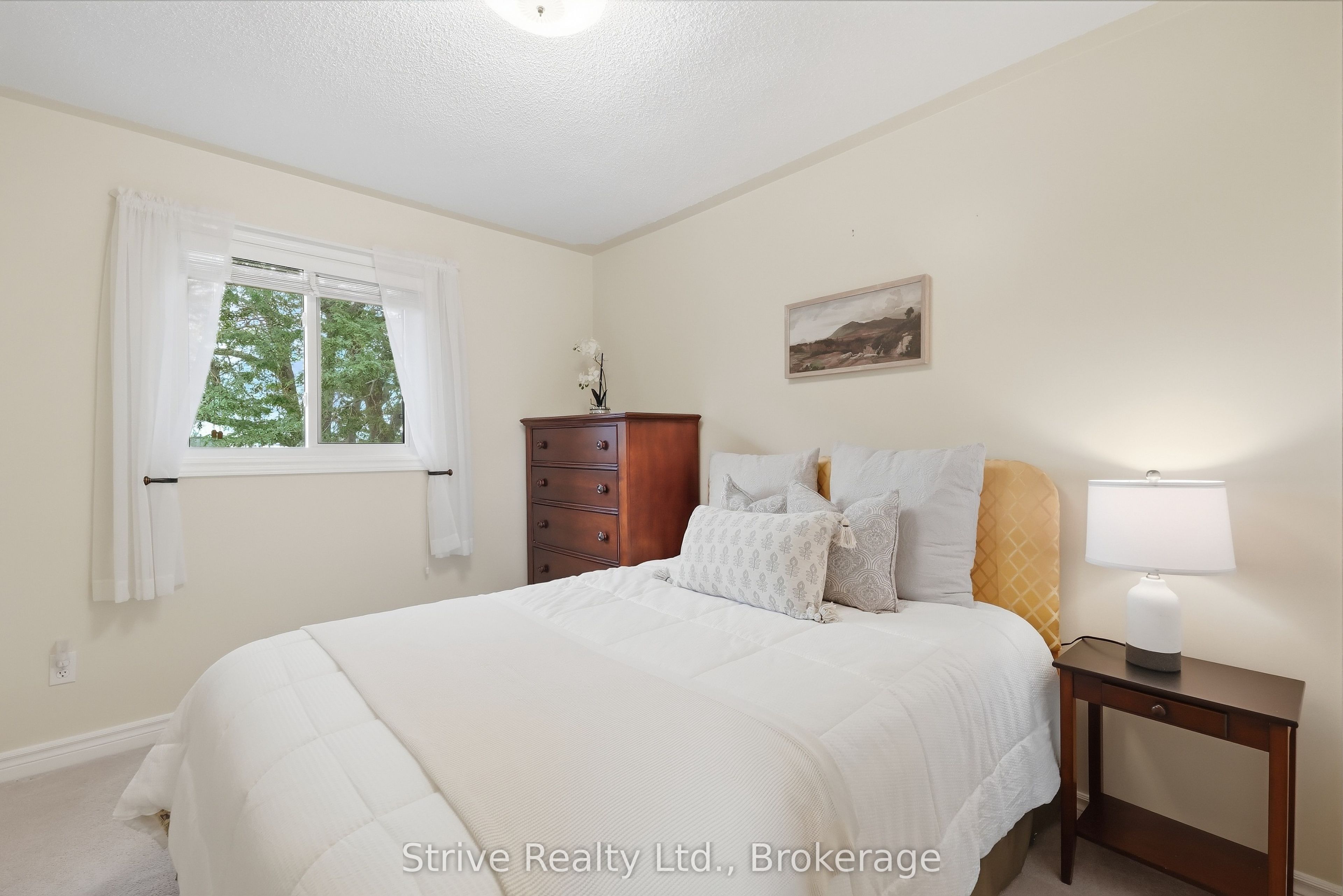 132 East House Crescent Property Photo 20