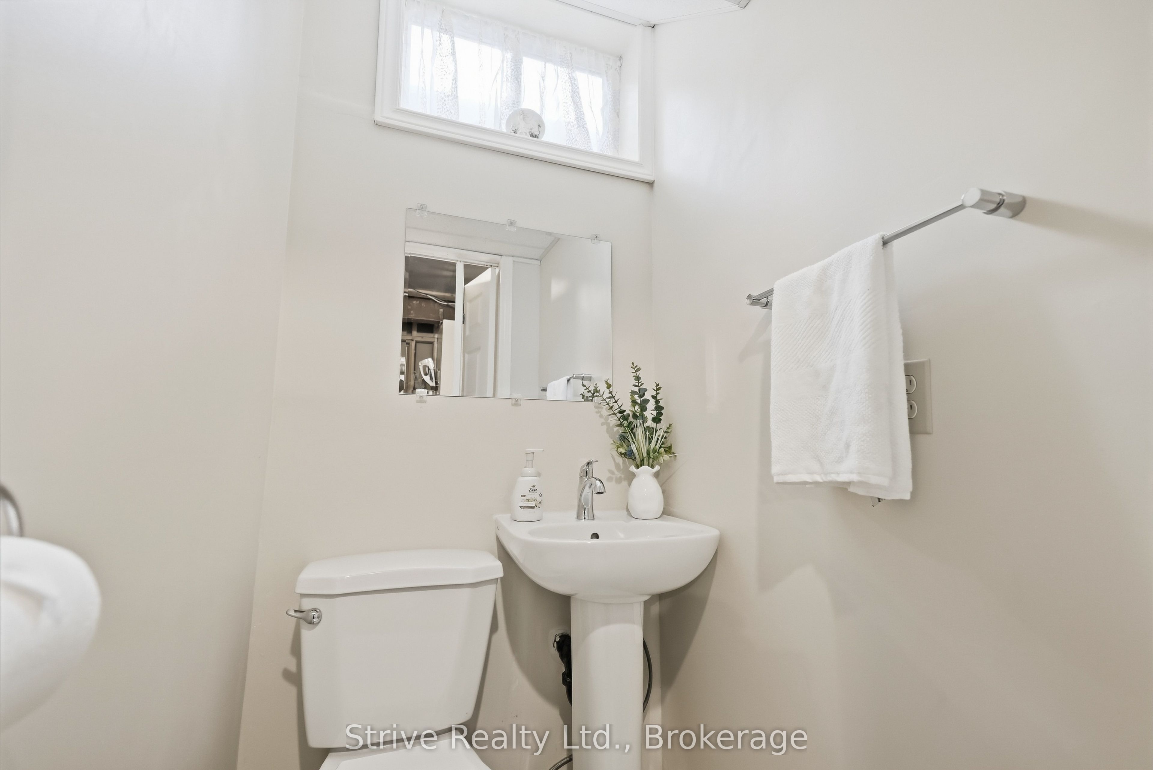 132 East House Crescent Property Photo 30