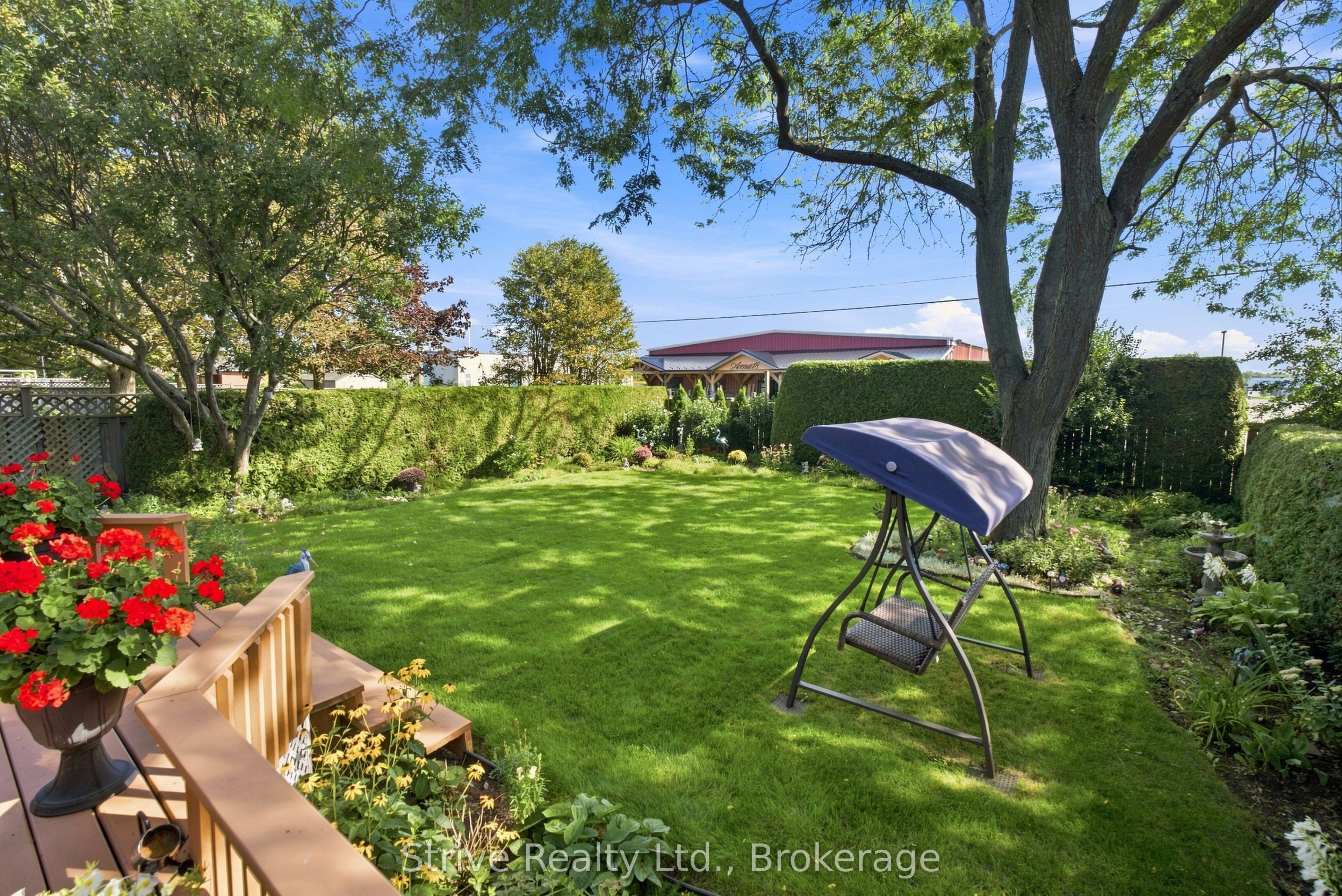 132 East House Crescent Property Photo 42