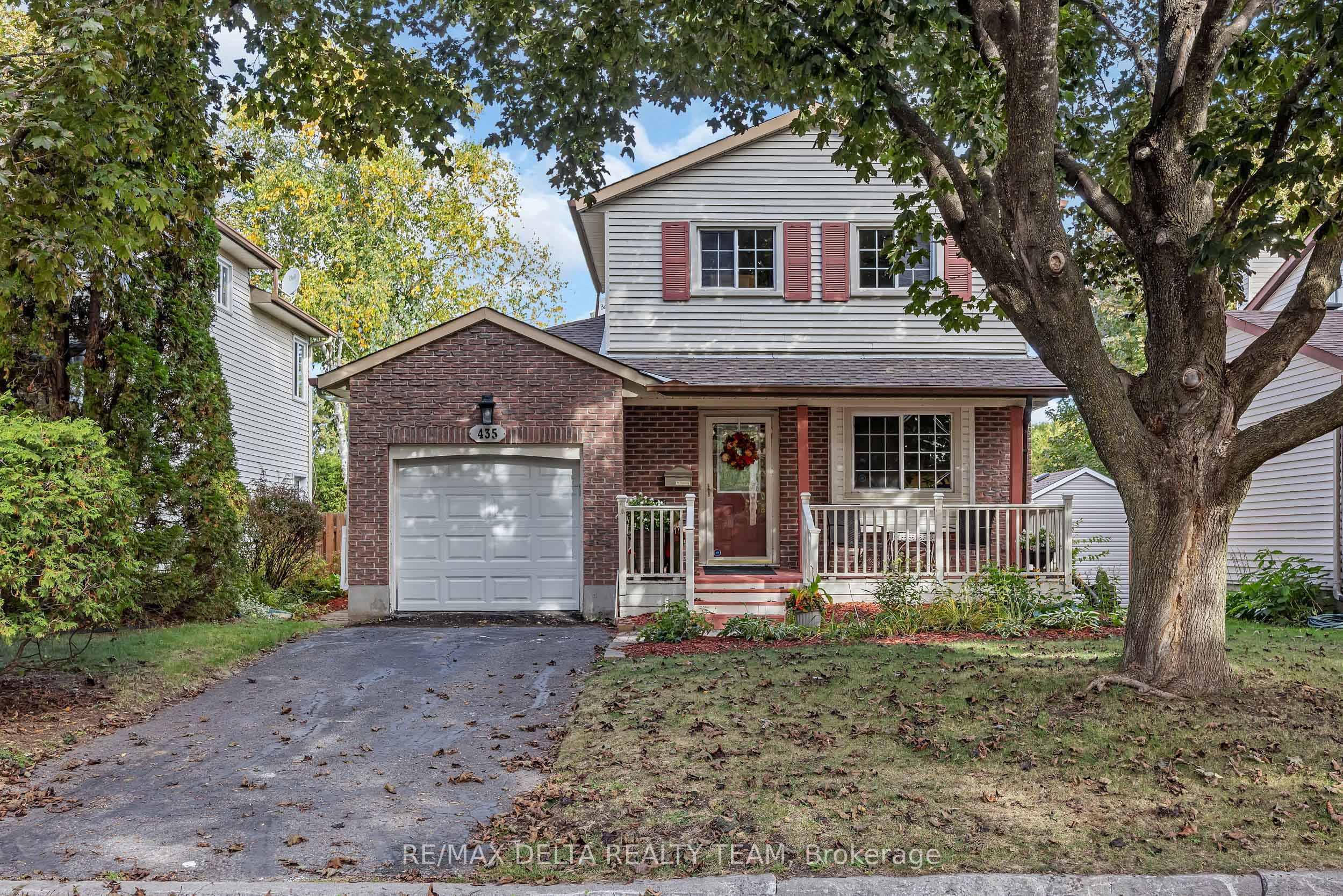 435 Duvernay Drive Property Photo 1