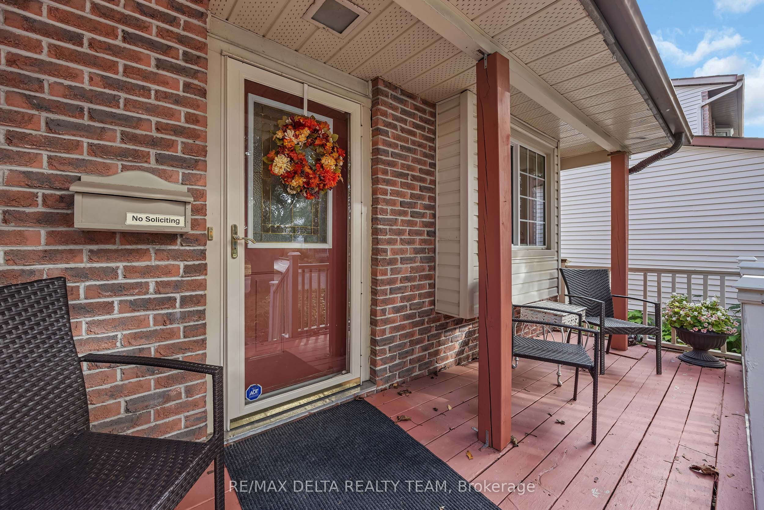 435 Duvernay Drive Property Photo 2