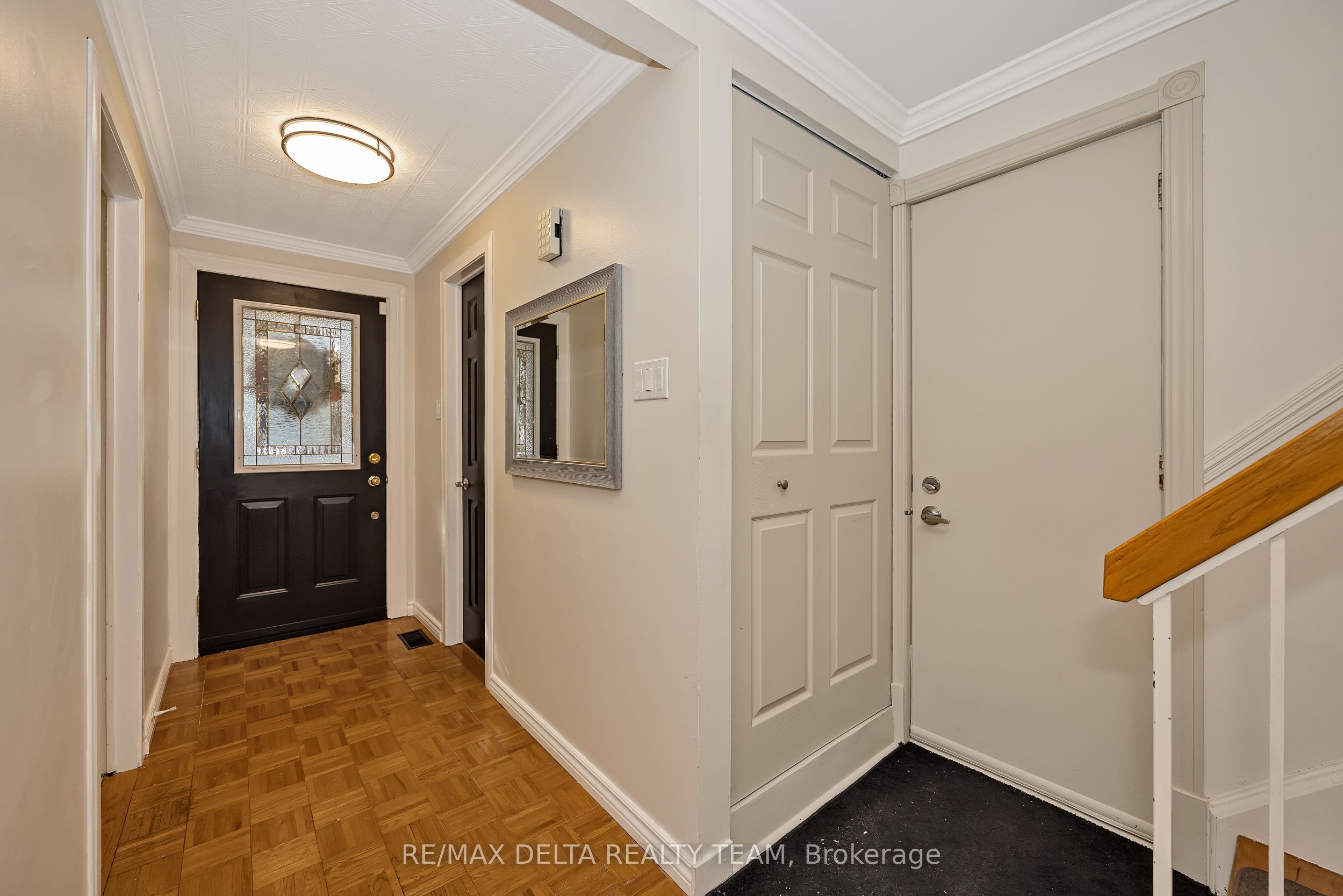 435 Duvernay Drive Property Photo 3