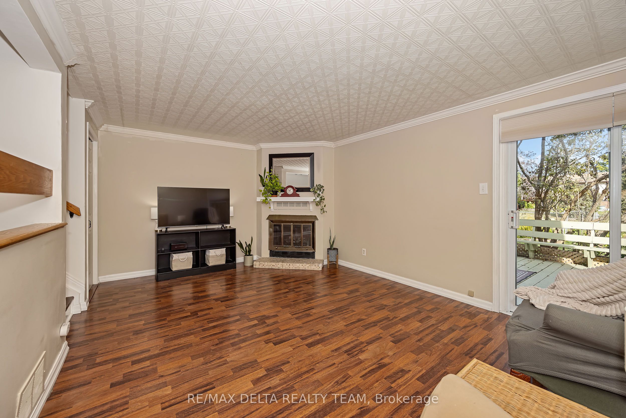 435 Duvernay Drive Property Photo 9