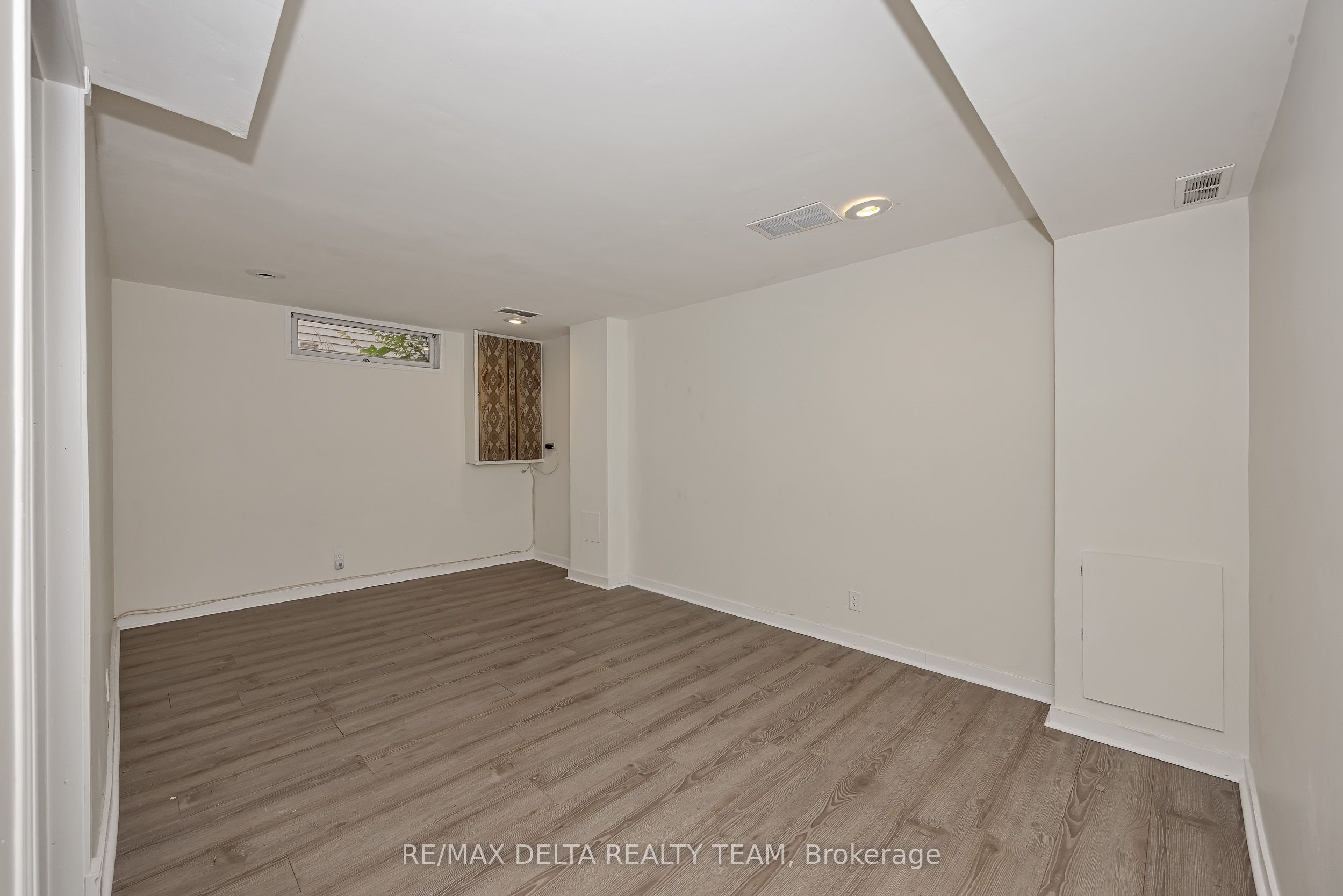 435 Duvernay Drive Property Photo 28