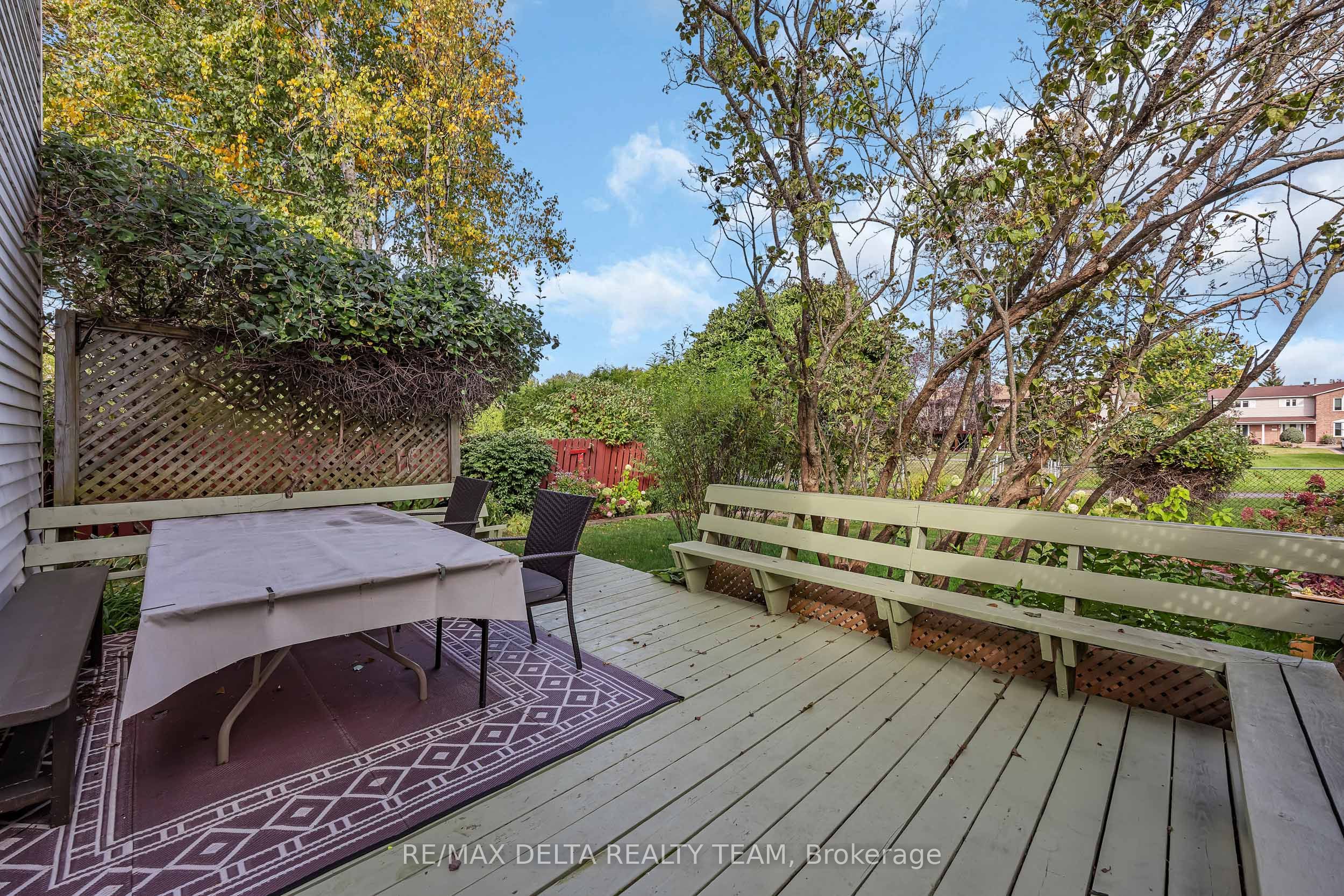 435 Duvernay Drive Property Photo 32