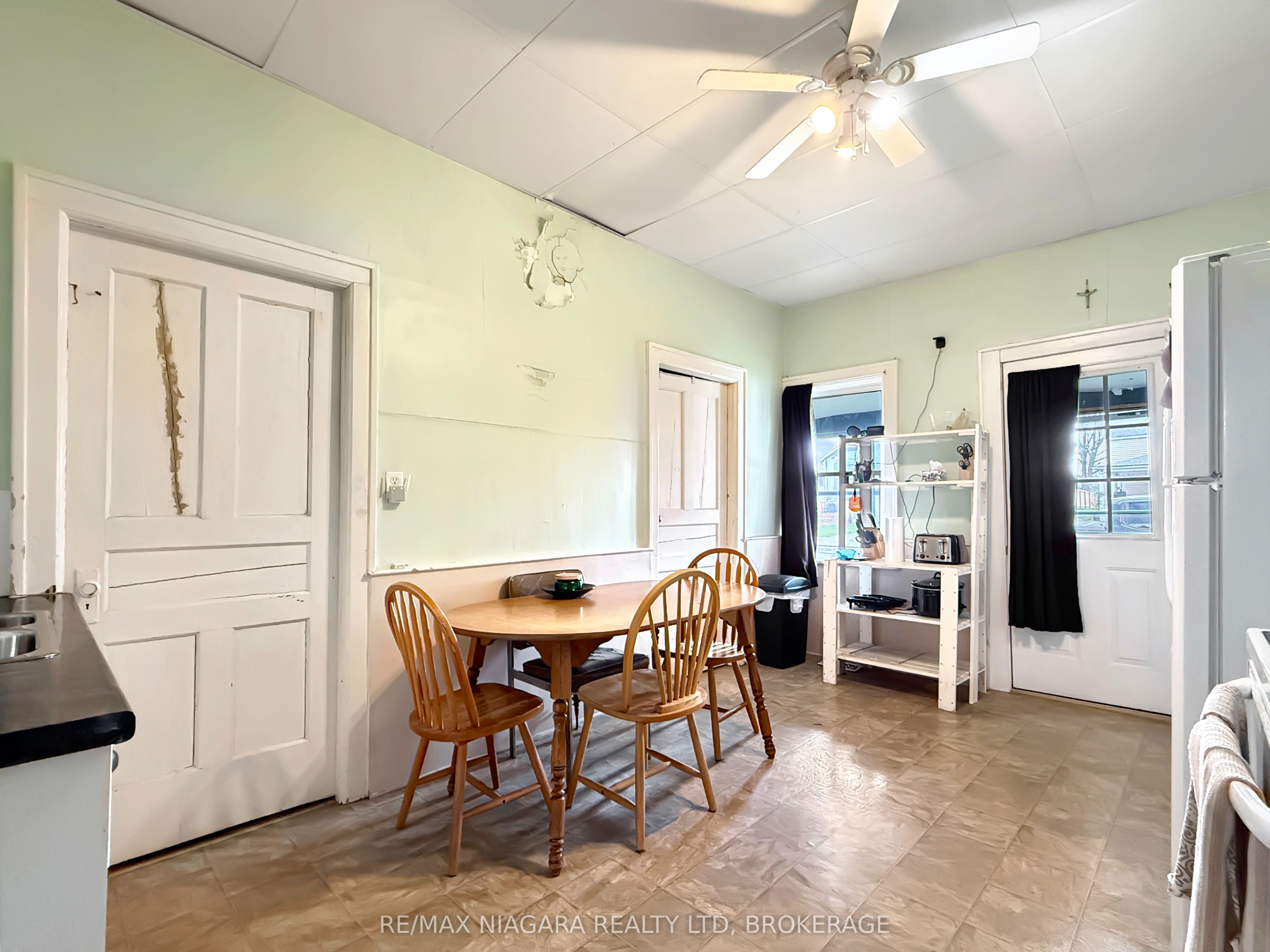 35 Forsythe Street Property Photo 5