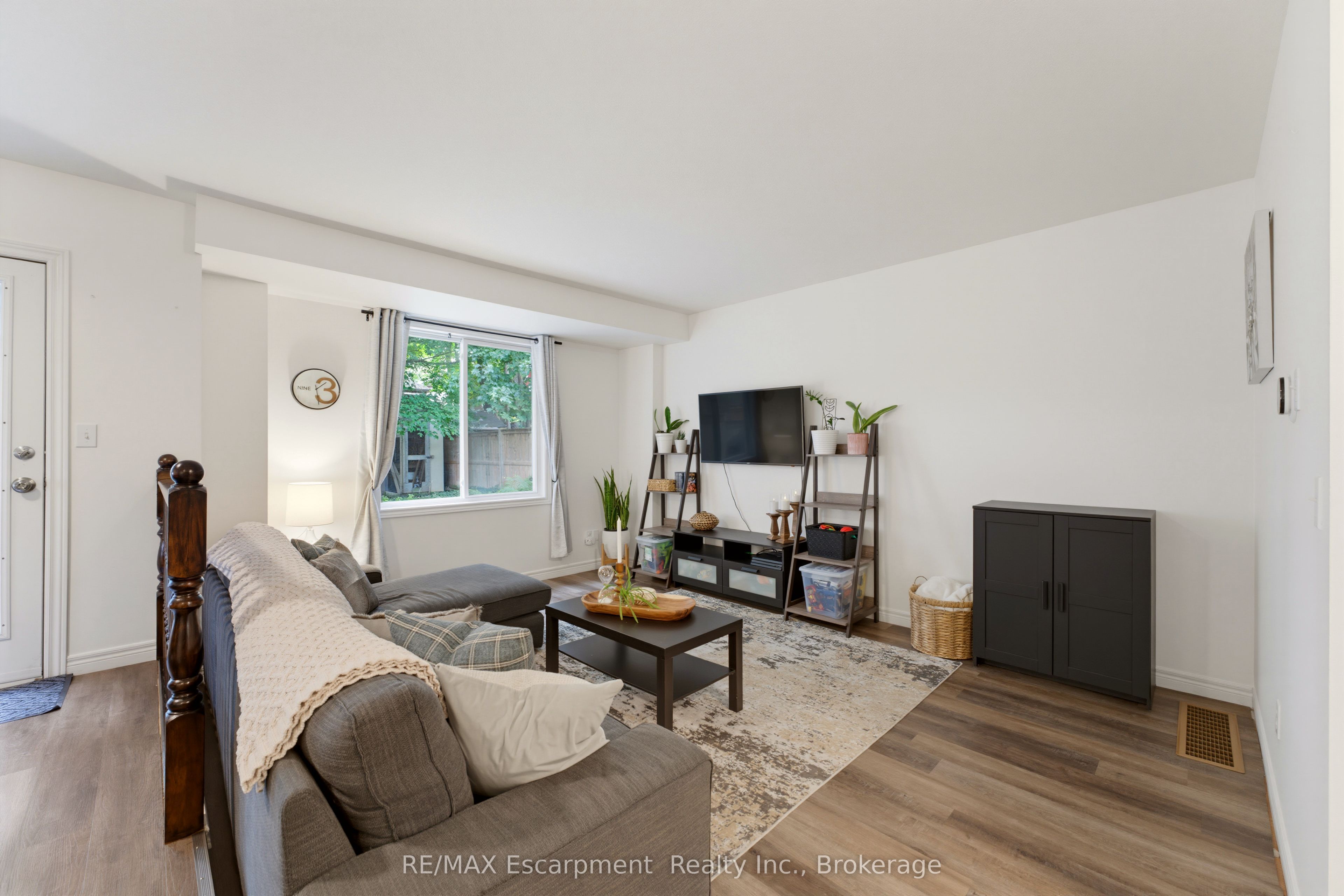 62 Potters Way Property Photo 11