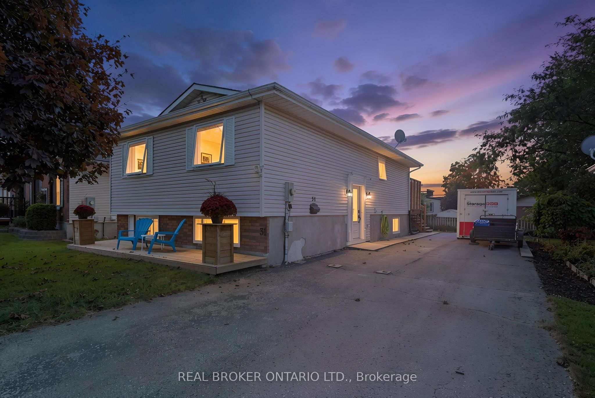 31 BECKETT Boulevard Property Photo 1