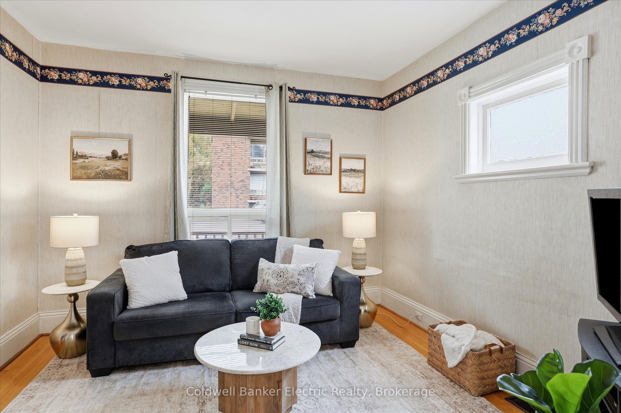 461 Murray Street Property Photo 4