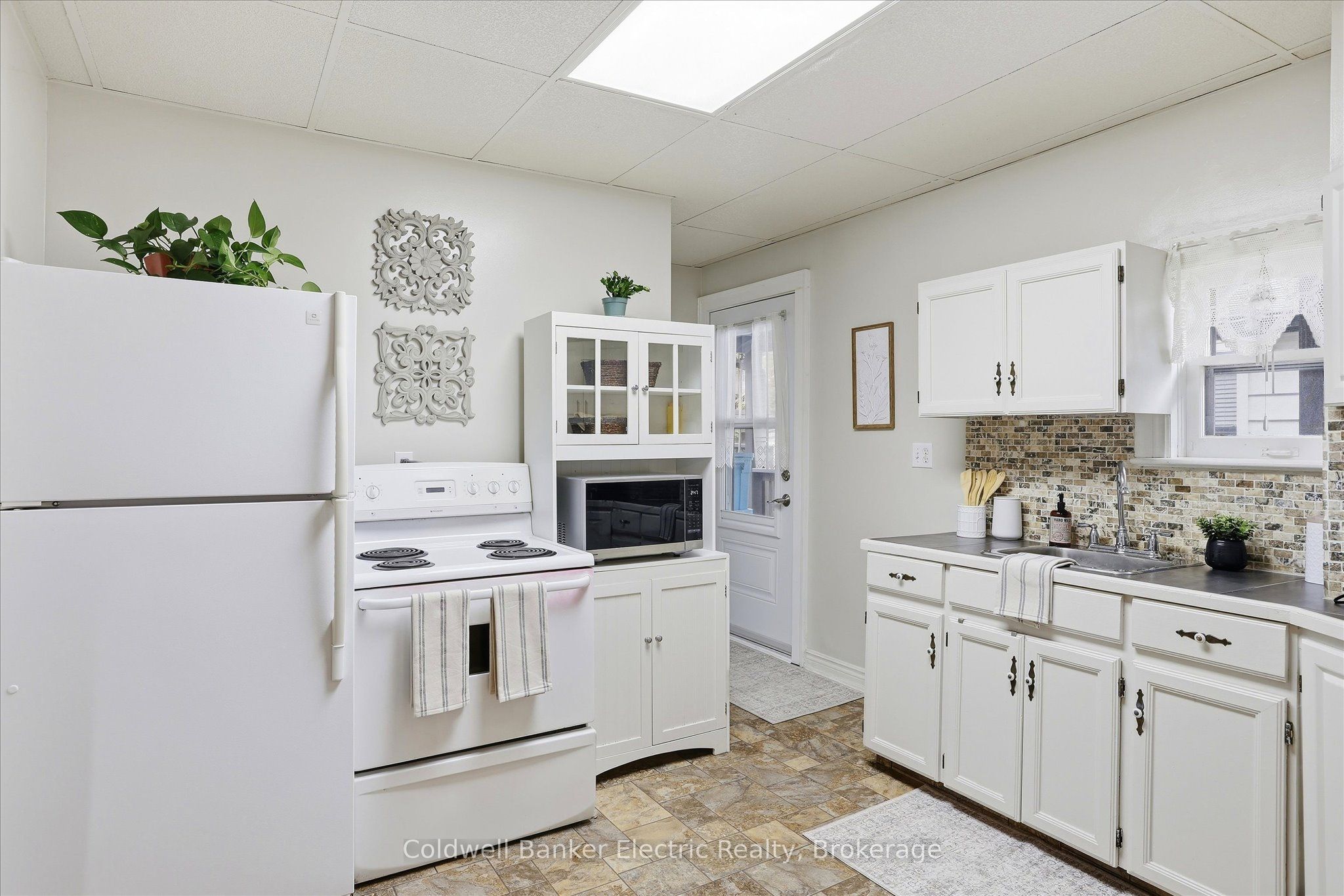 461 Murray Street Property Photo 11