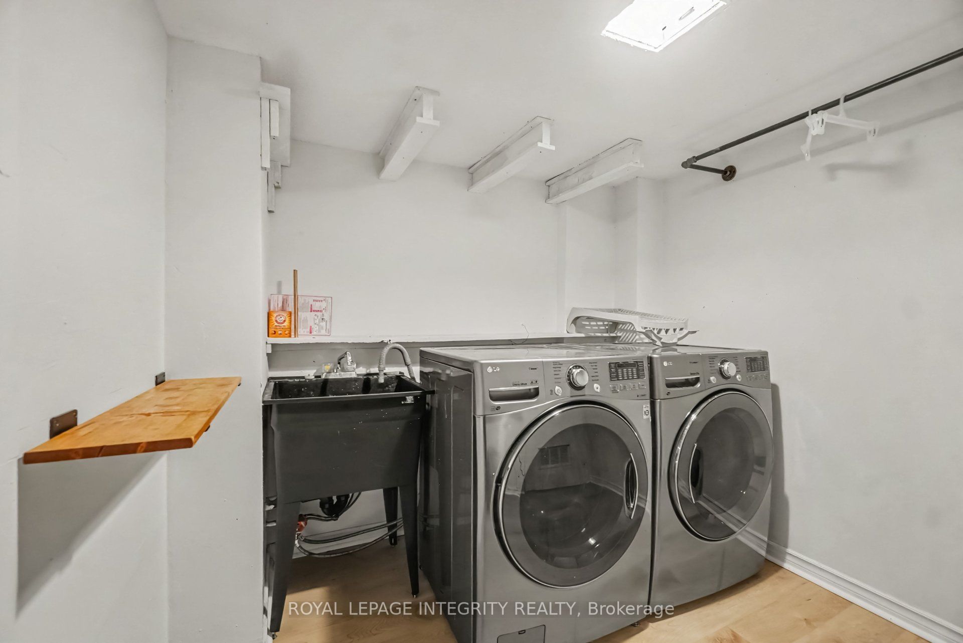 33 Woodfield Drive C Property Photo 31