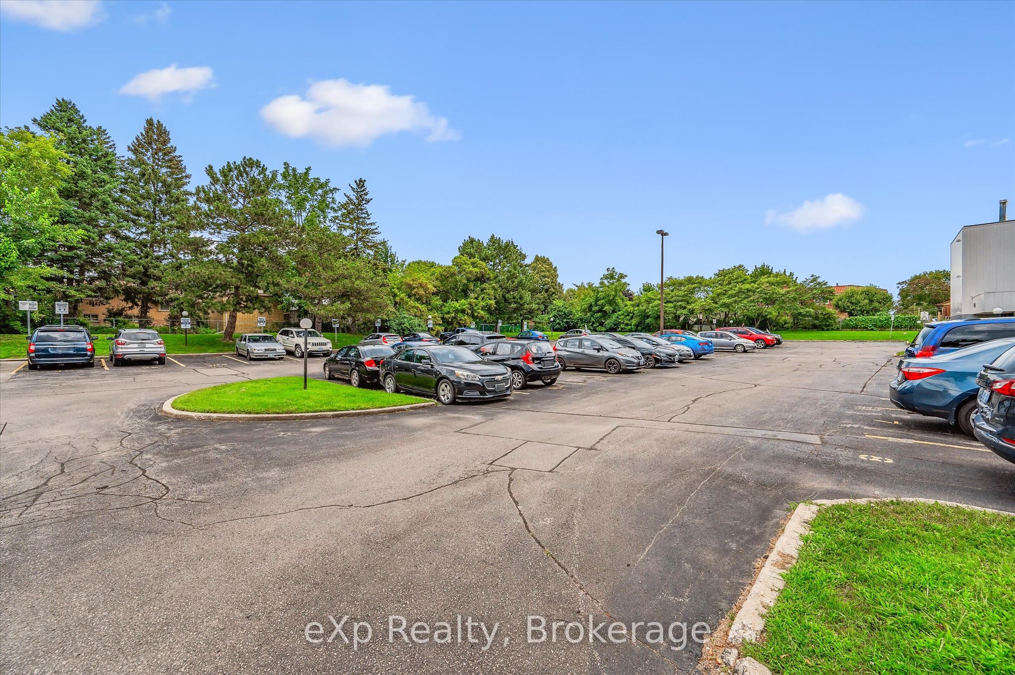 65 Silvercreek Parkway N 404 Property Photo 2