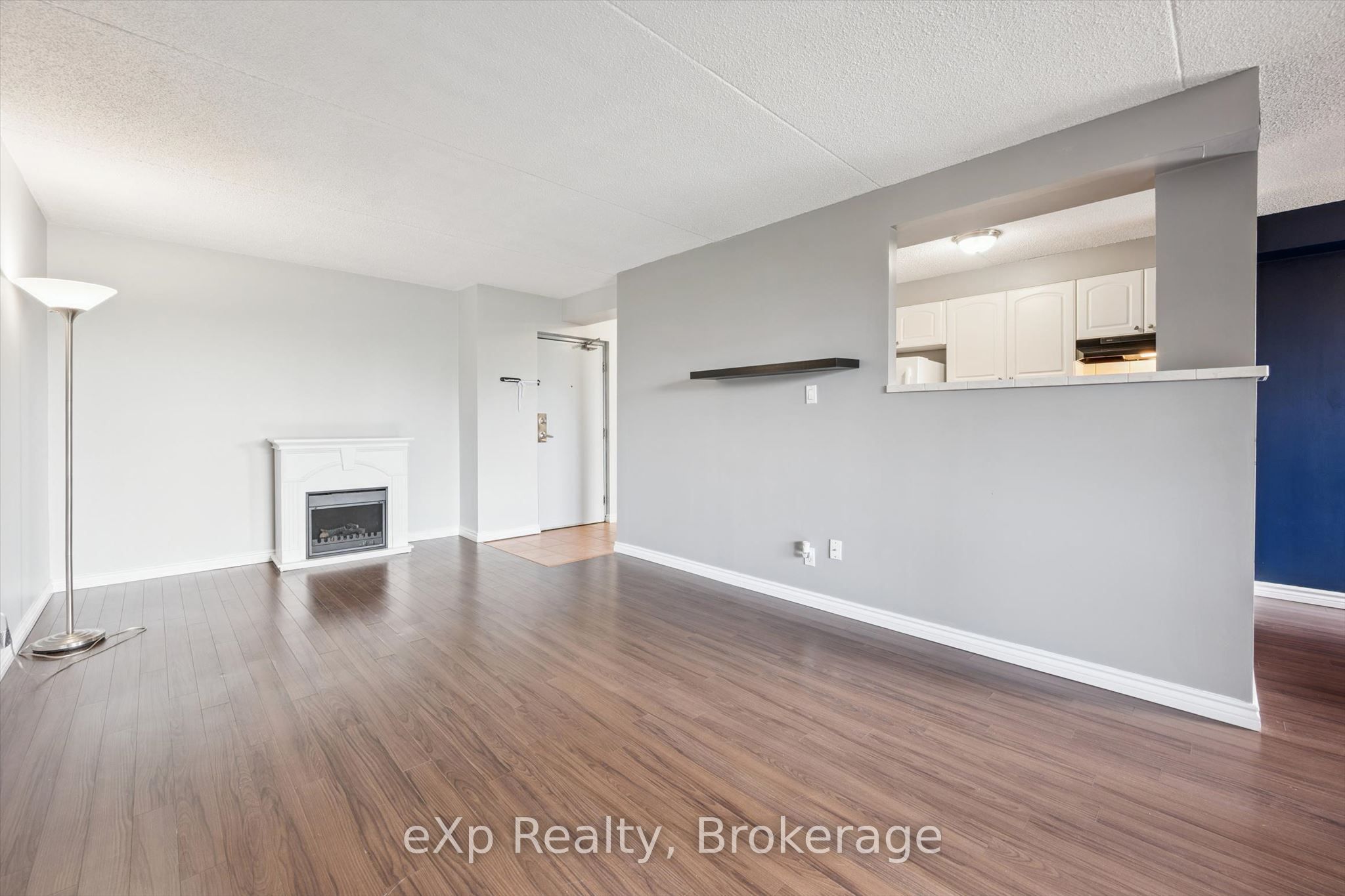 65 Silvercreek Parkway N 404 Property Photo 11