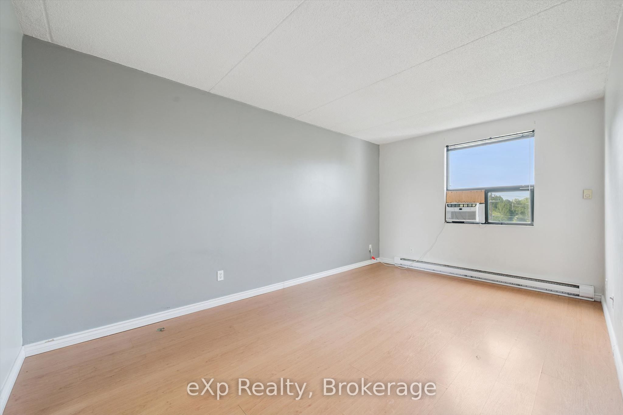 65 Silvercreek Parkway N 404 Property Photo 22