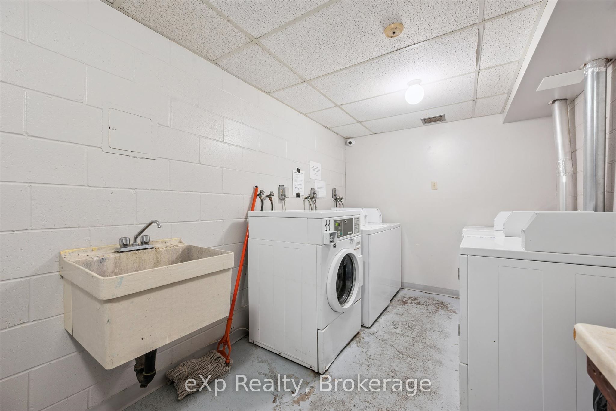 65 Silvercreek Parkway N 404 Property Photo 27